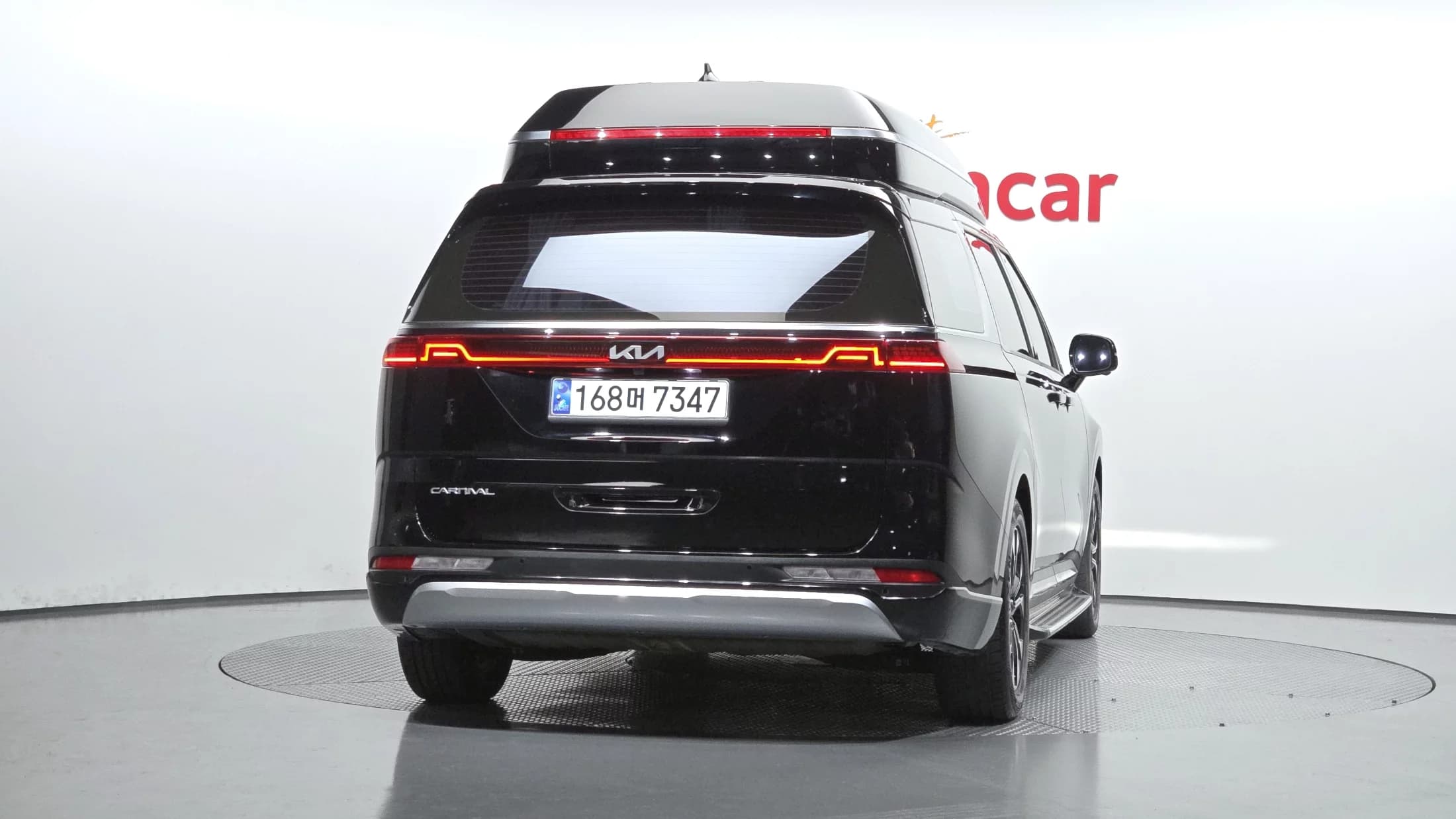 Kia Carnival 7-Seater Hi-Limousine Signature, 2022 г. 51388 км. — фото 4