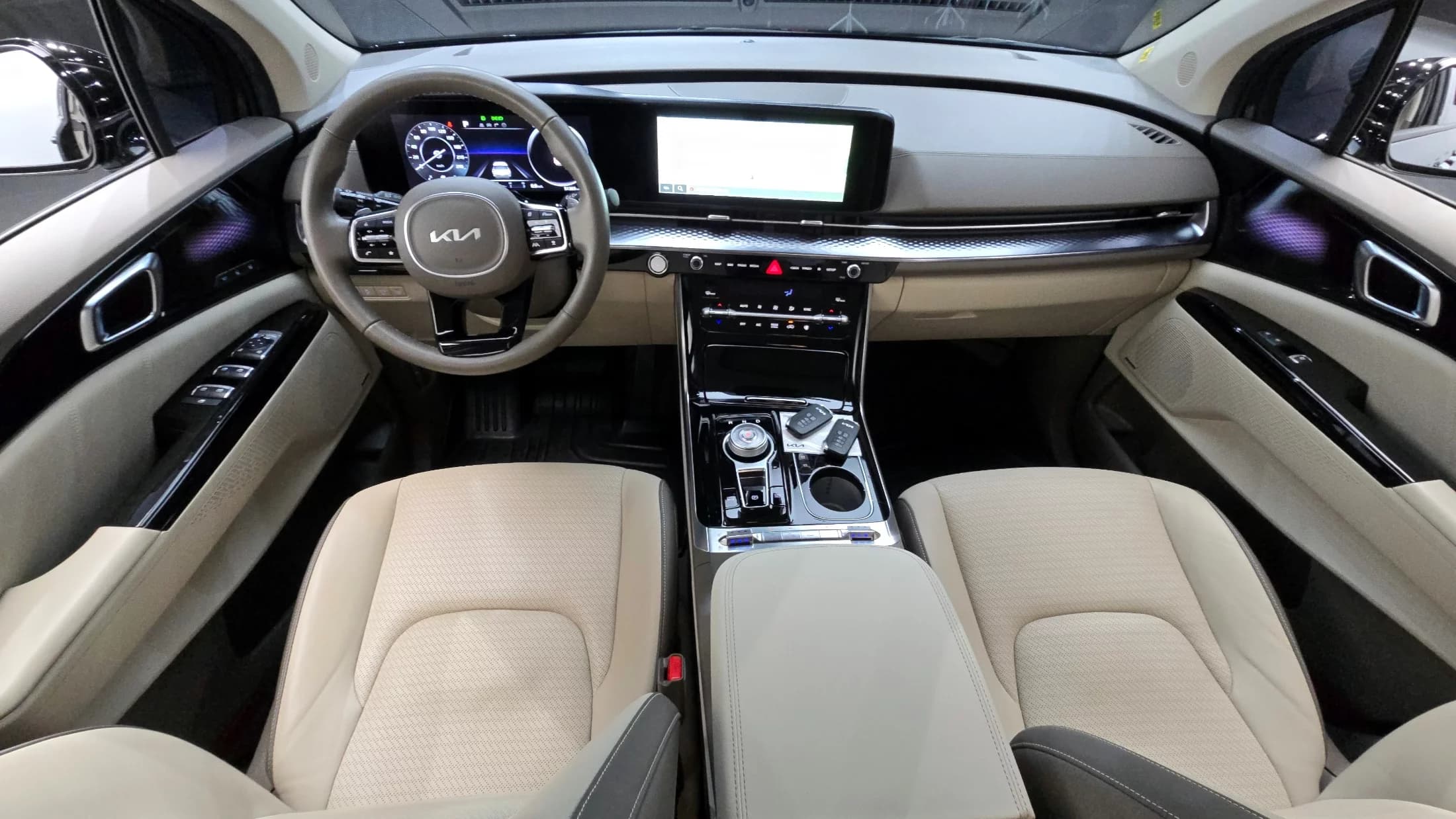 Kia Carnival 7-Seater Hi-Limousine Signature, 2022 г. 51388 км. — фото 7