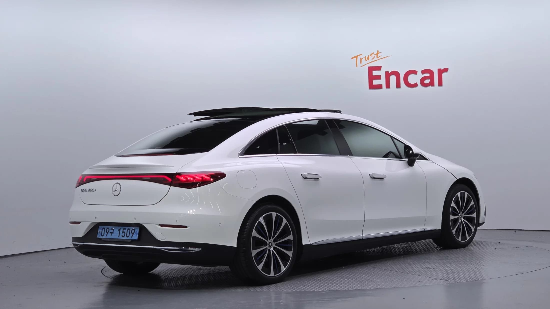 Mercedes-Benz EQE EQE350+, электромобиль, 2022 г. 40396 км. — фото 2