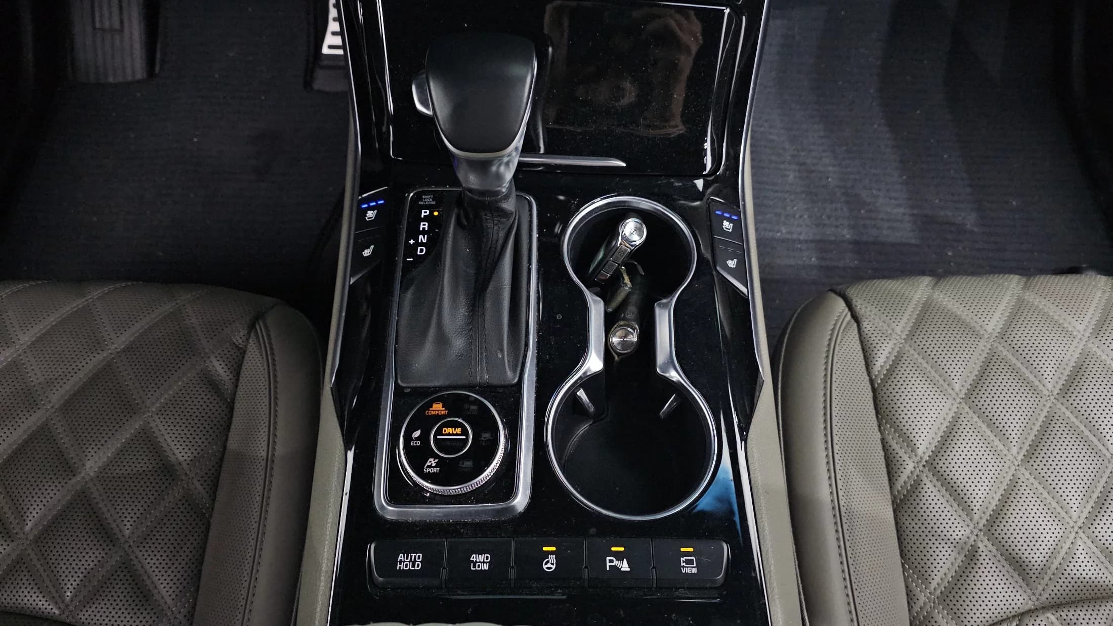 Kia Mohave Diesel 3.0 4WD 6-Seater Masters, 2022 г. 84677 км. — фото 9