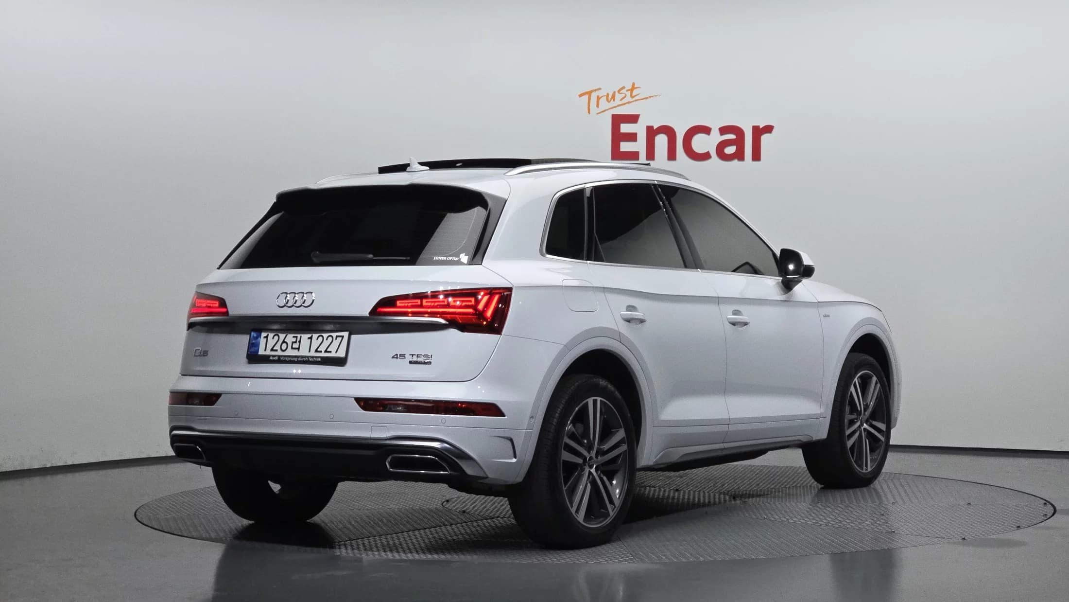 Audi Q5 45 TFSI Quattro Premium, 2023 г. 22275 км. — фото 2