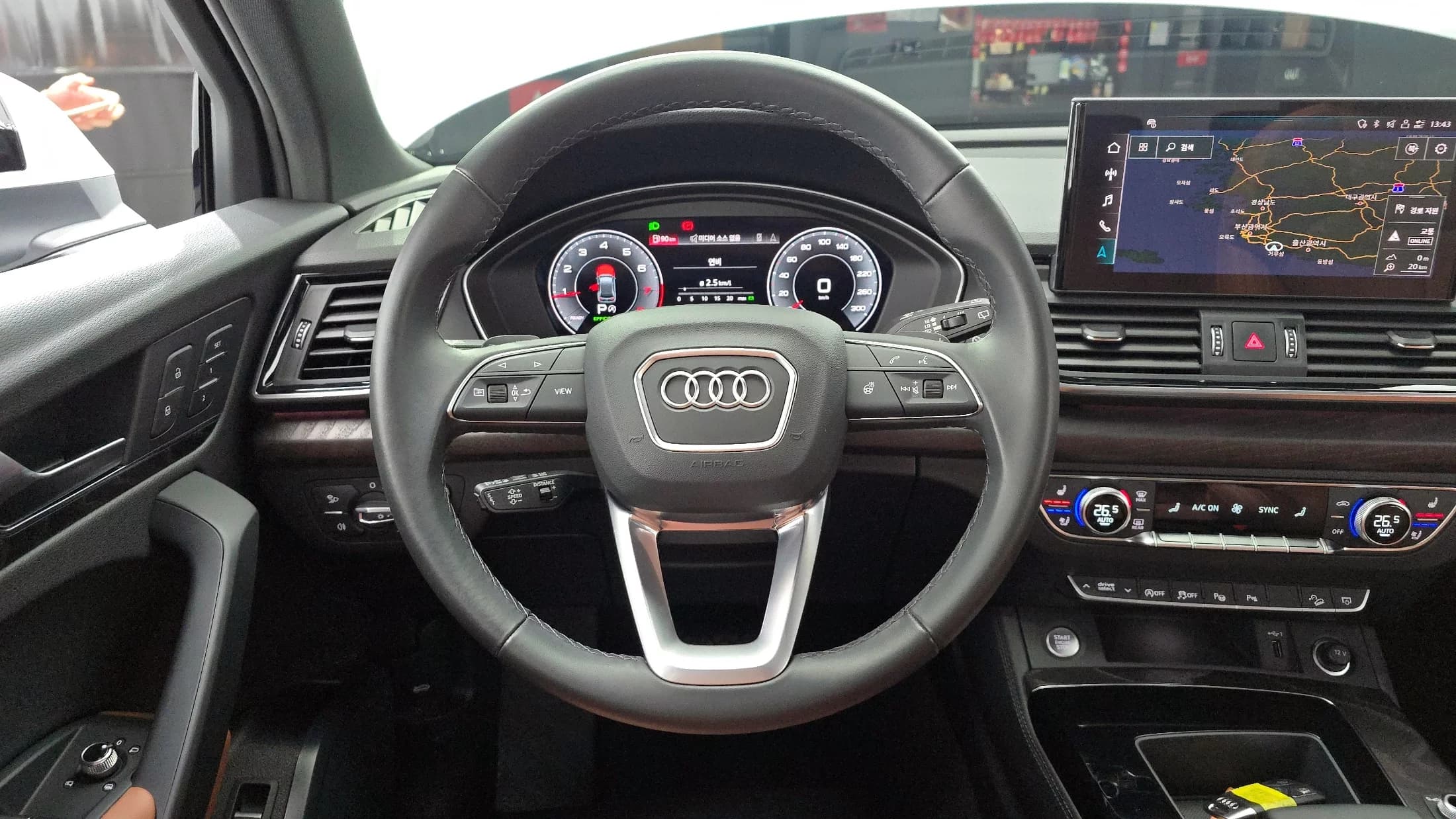 Audi Q5 45 TFSI Quattro Premium, 2023 г. 22275 км. — фото 13