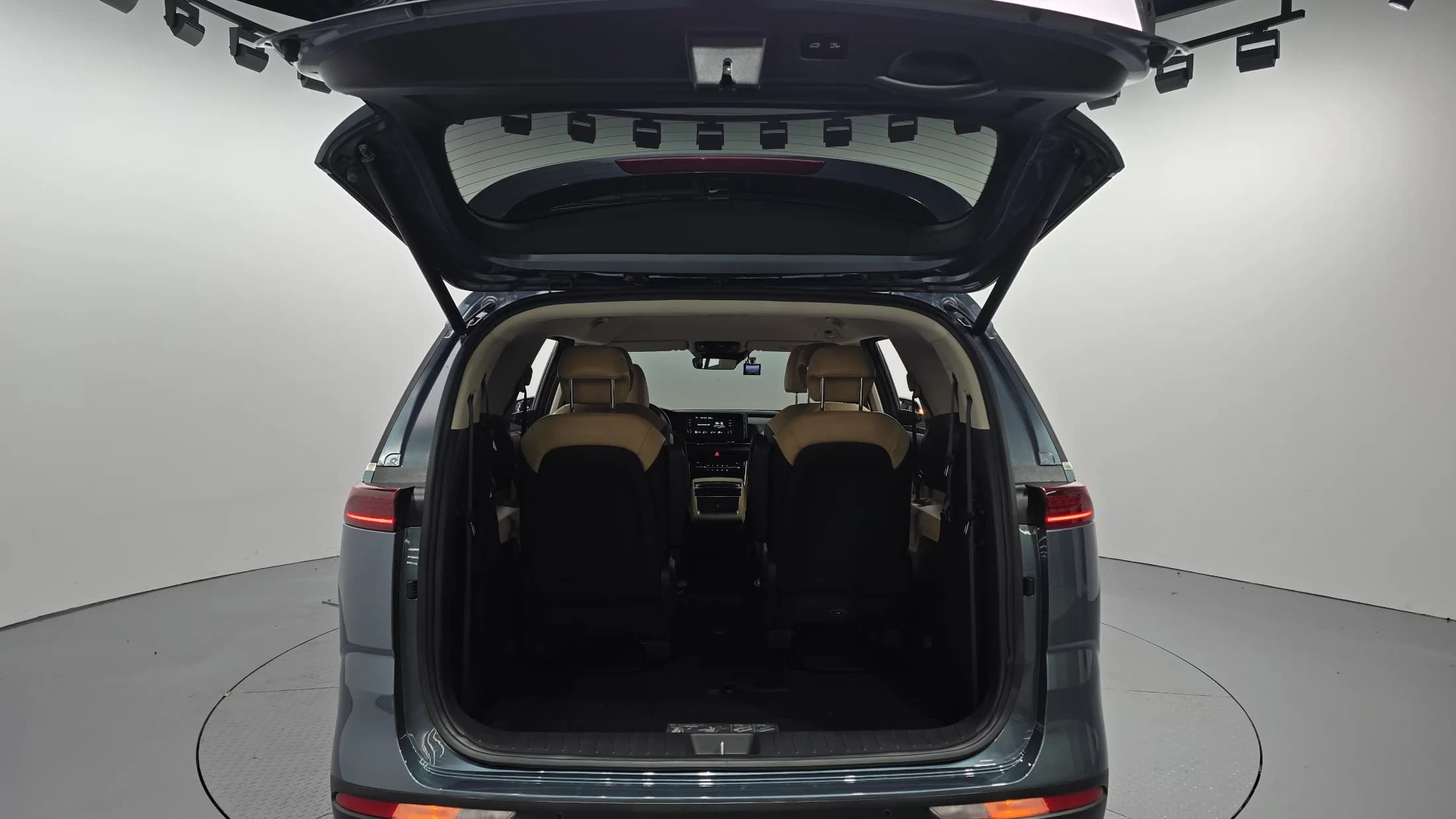 Kia Carnival Gasoline 9-Seater Noblesse, 2023 г. 9308 км. — фото 20