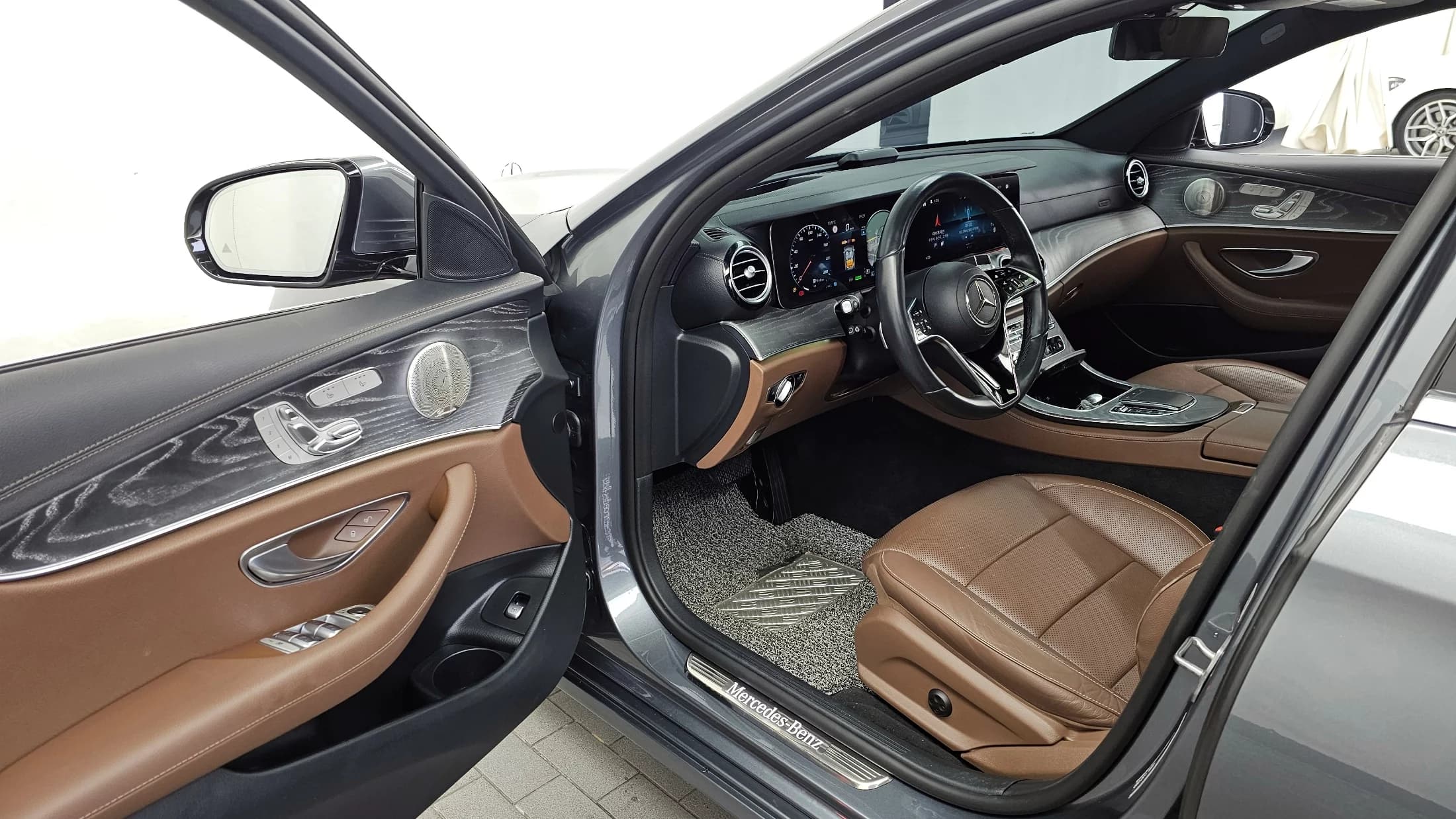 Mercedes-Benz E-Class E350 4MATIC Avantgarde, 2022 г. 50318 км. — фото 10