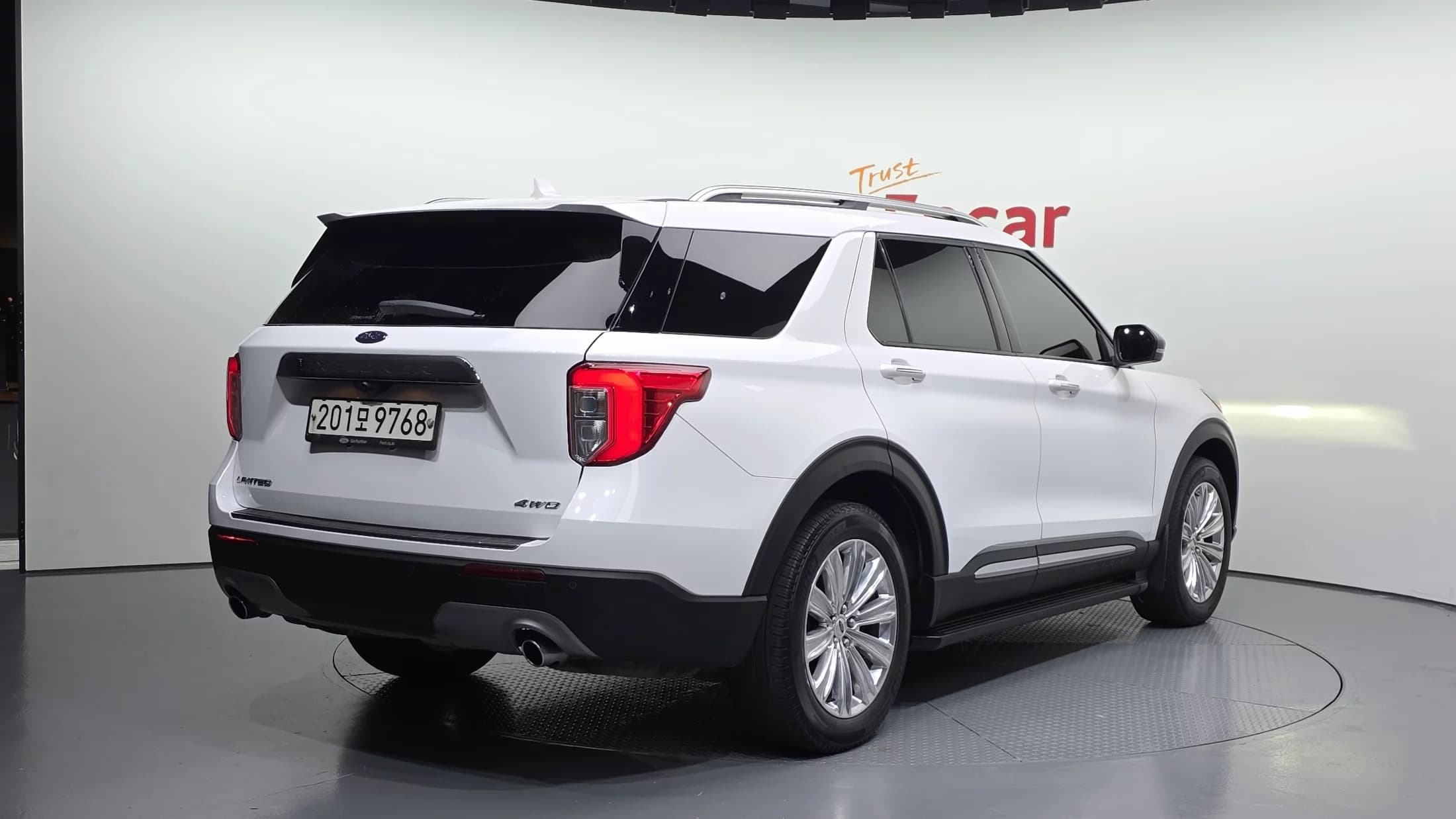 Ford EXPLORER 2.3 LimIted 4WD, 2022 г. 57139 км. — фото 2