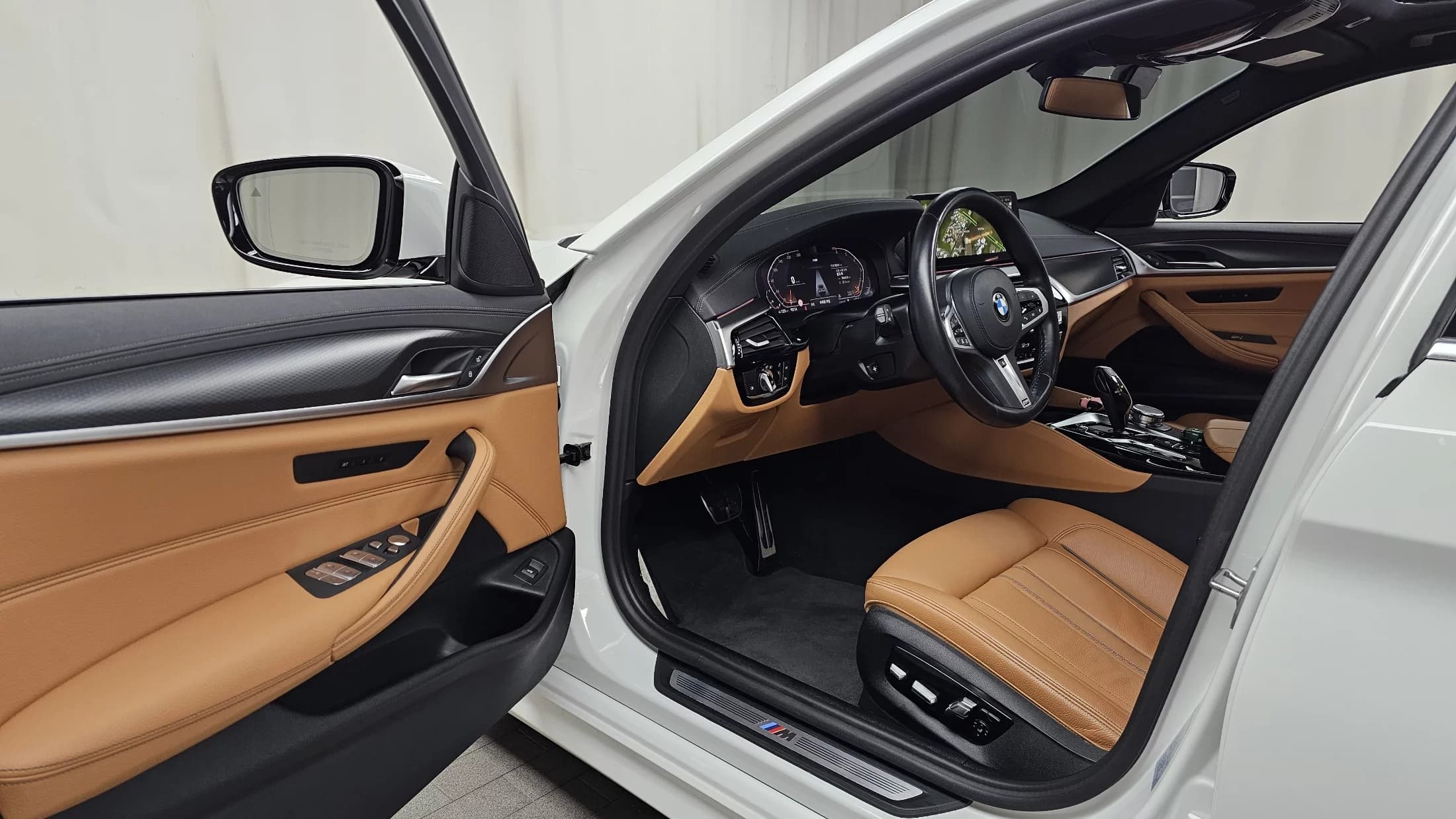 BMW 5-Series 520i M Sport, 2022 г. 76979 км. — фото 10