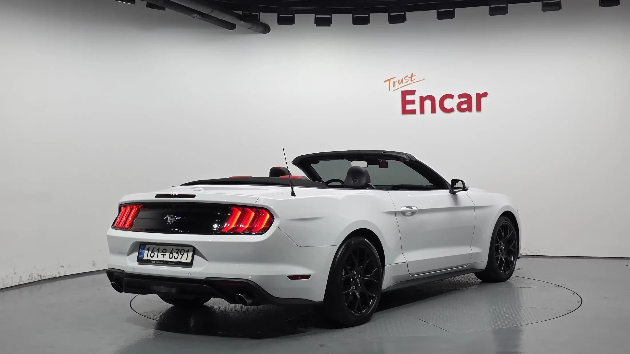 Ford MUSTANG Convertible, 2021 г. 47443 км. — фото 2