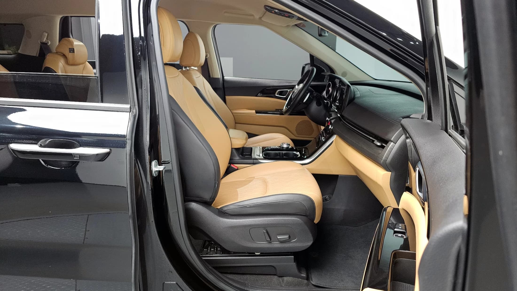 Kia Carnival 9-Seater Noblesse, 2022 г. 82094 км. — фото 11