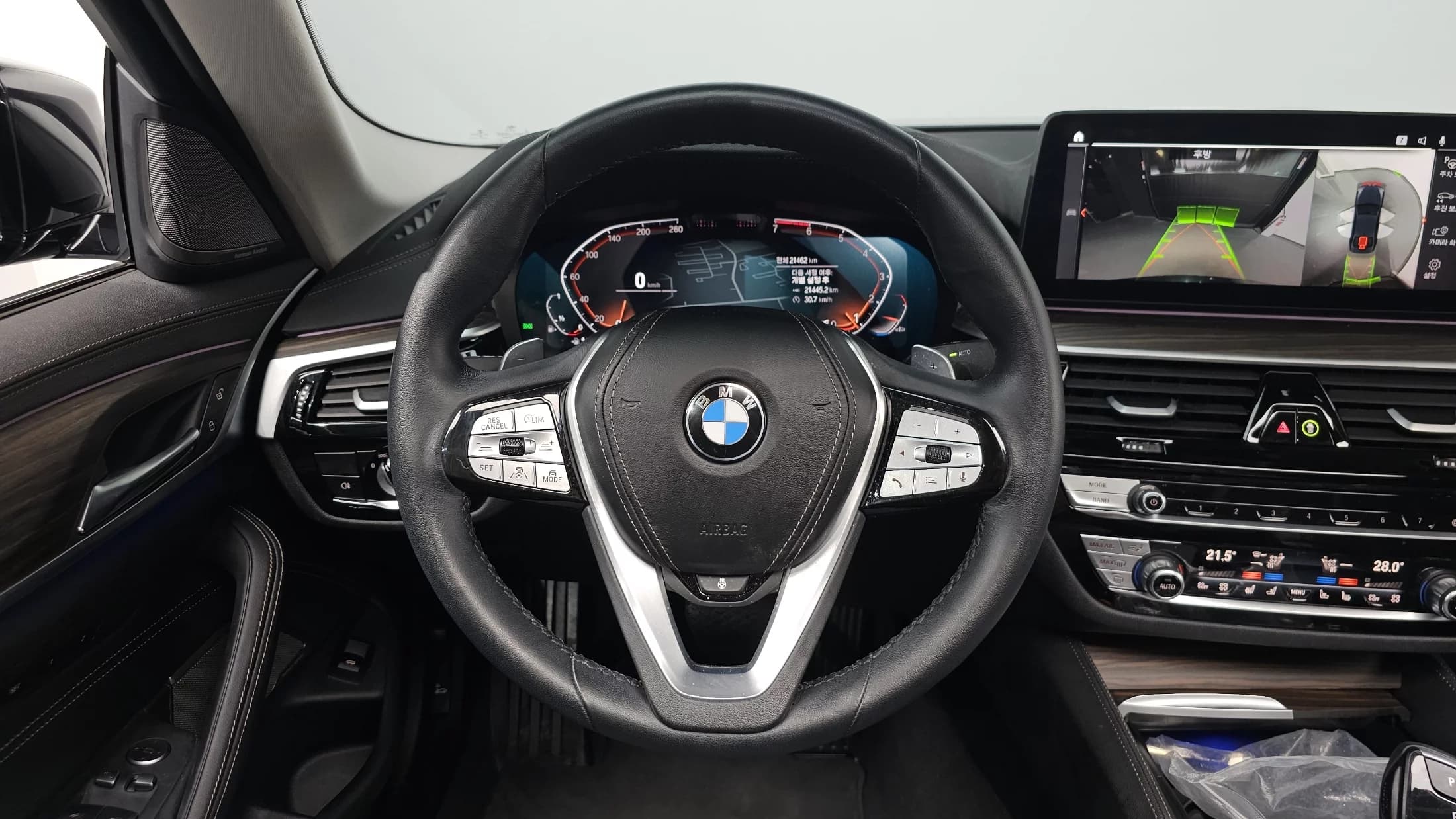 BMW 5-Series 530i Luxury, 2023 г. 21500 км. — фото 13