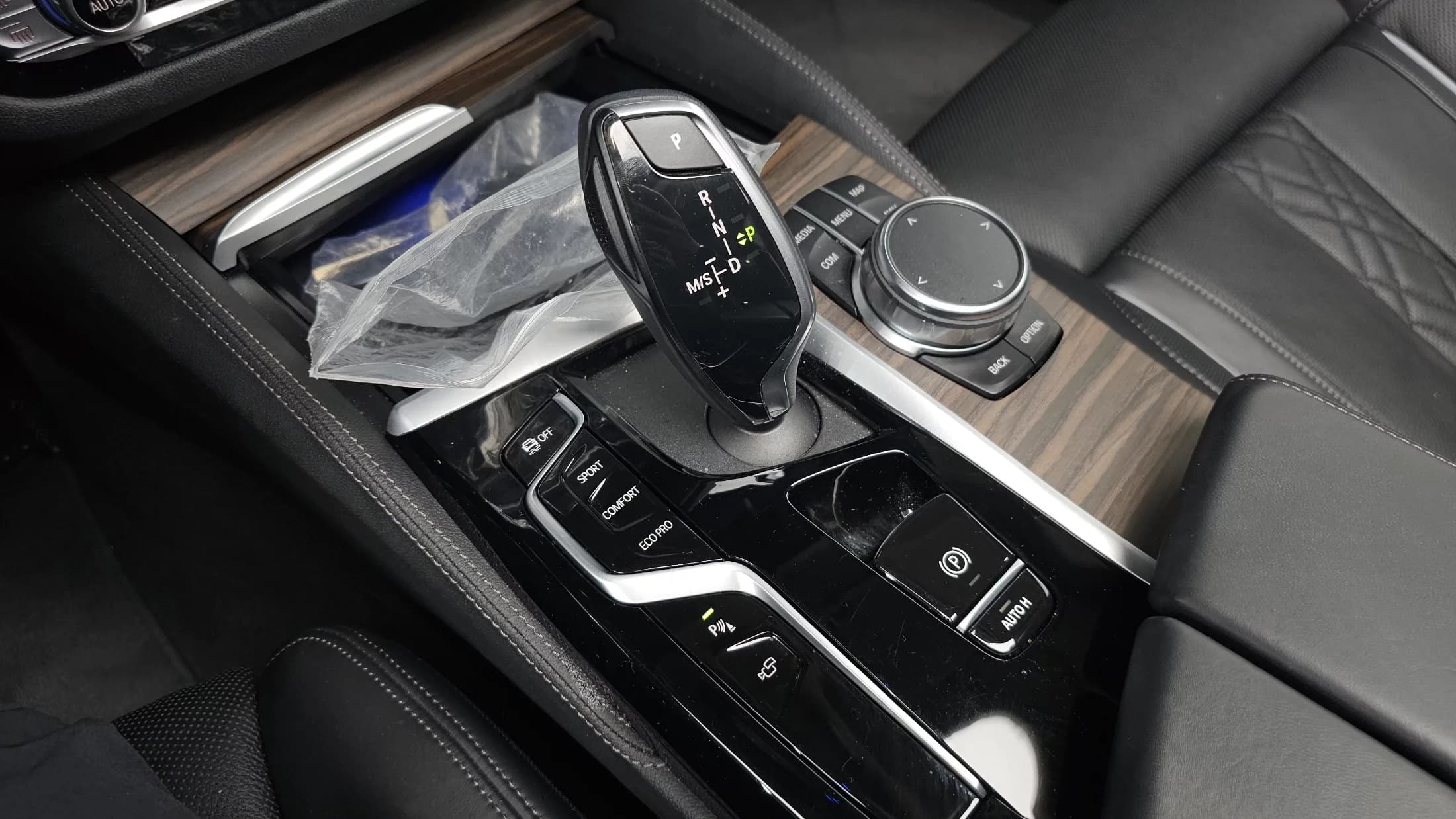 BMW 5-Series 530i Luxury, 2023 г. 21500 км. — фото 8