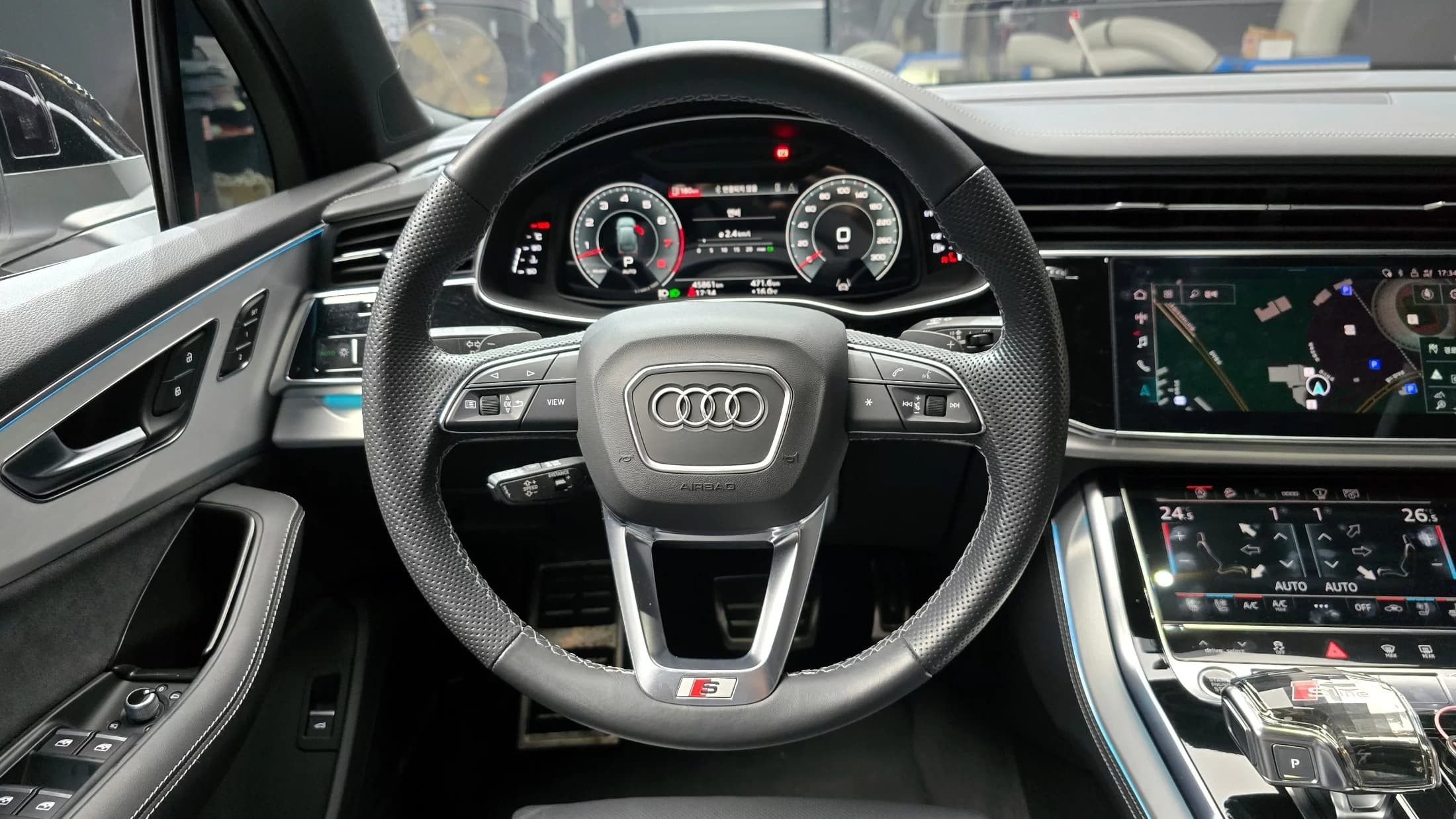 Audi Q7 55 TFSI Quattro Premium, 2023 г. 45907 км. — фото 13