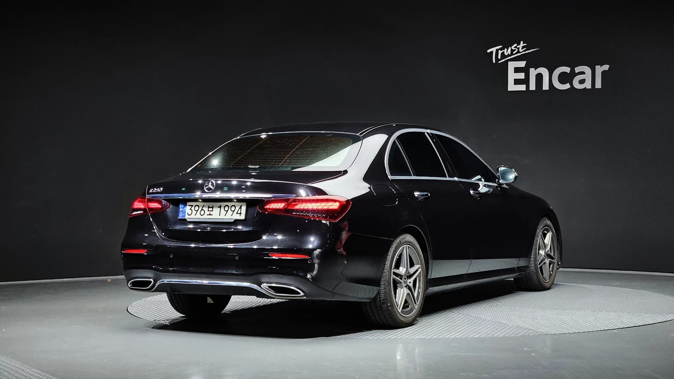 Mercedes-Benz E-Class E250 AMG Line, 2022 г. 61477 км. — фото 2