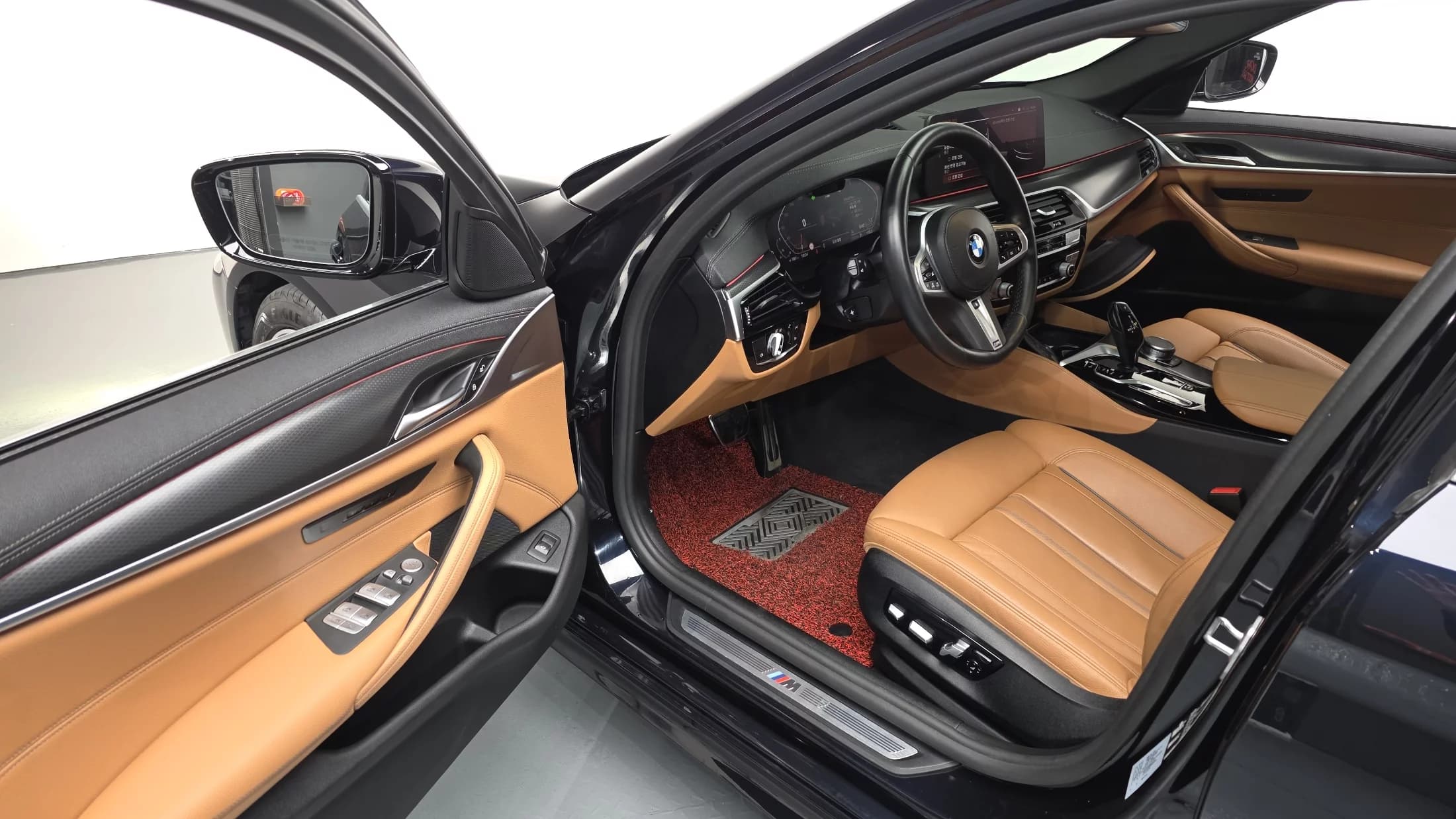 BMW 5-Series 520i M Sport, 2022 г. 43765 км. — фото 11
