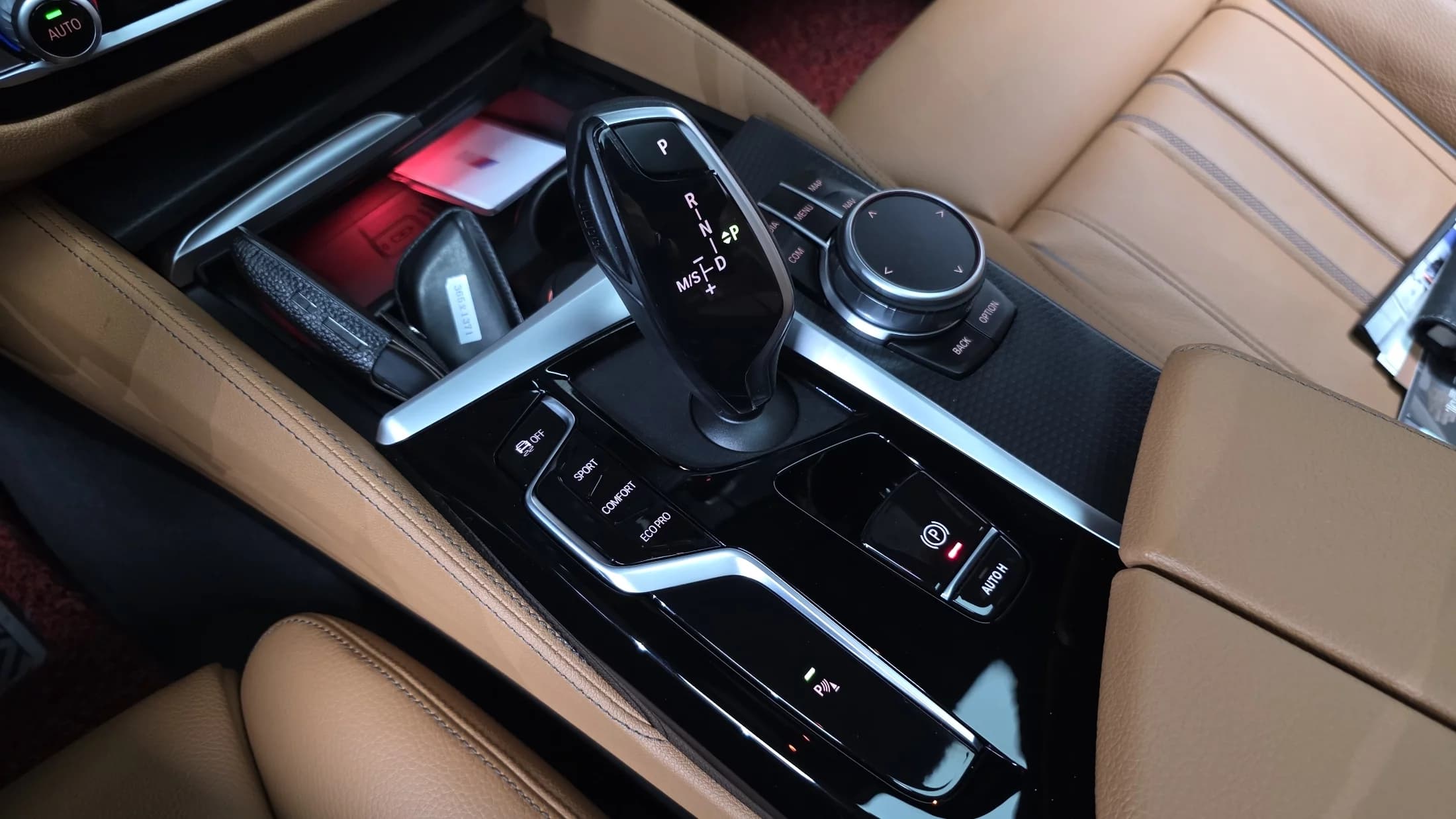 BMW 5-Series 520i M Sport, 2022 г. 43765 км. — фото 8