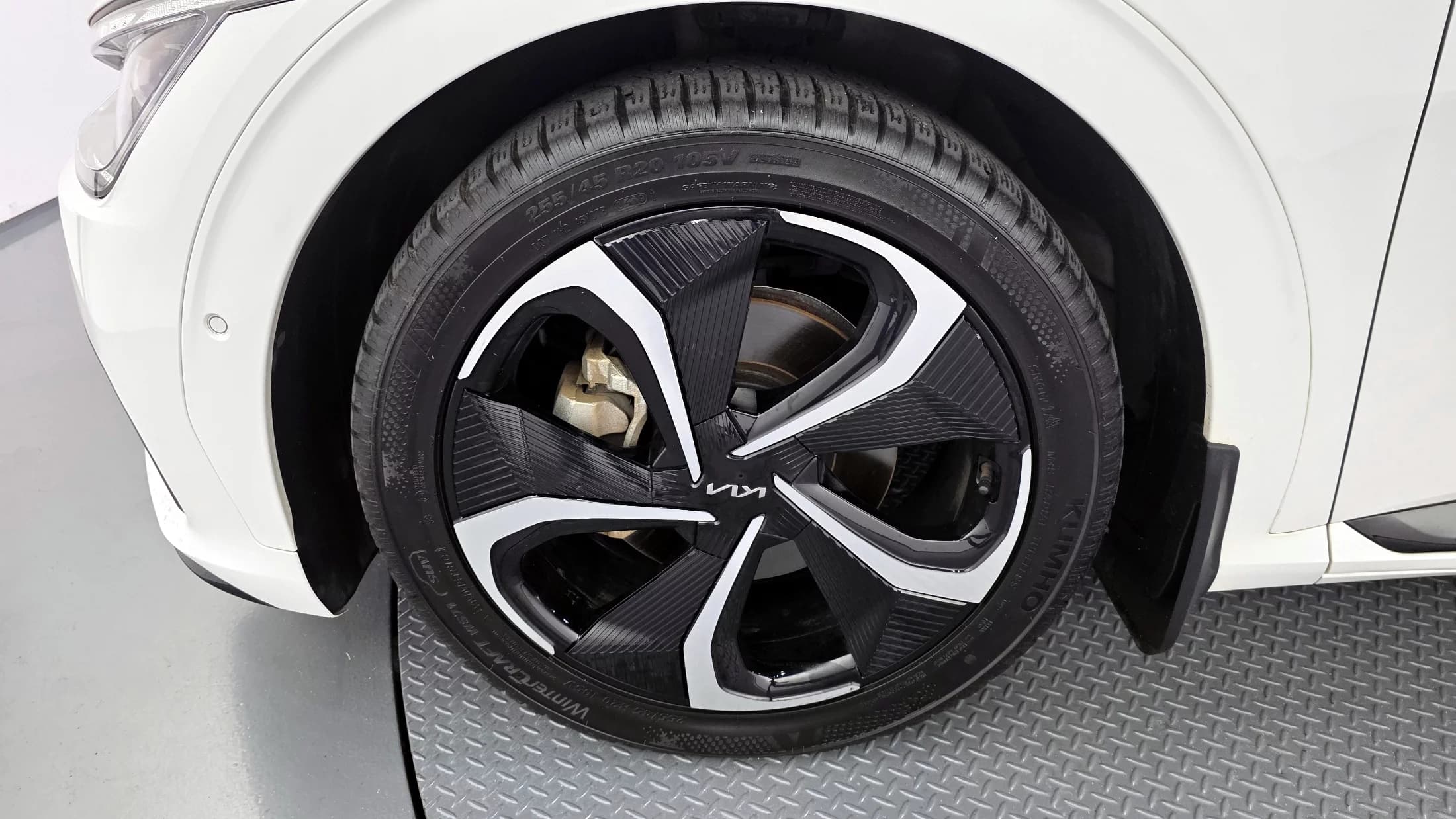 Kia EV6 Long Range 4WD GT Line, электромобиль, 2022 г. 153870 км. — фото 4