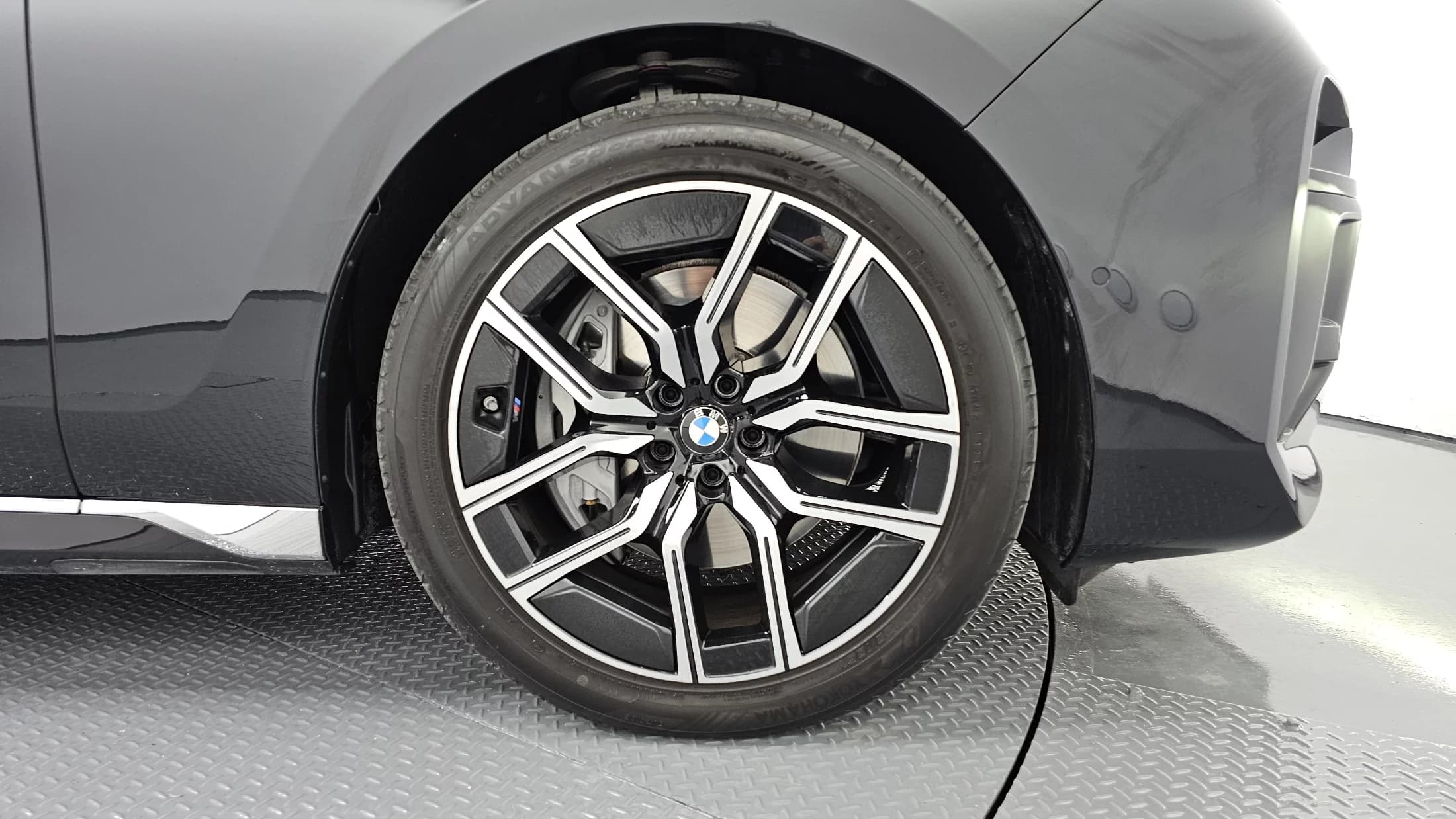 BMW 7-Series 740i xDrive M Sport, 2025 г. 17728 км. — фото 5