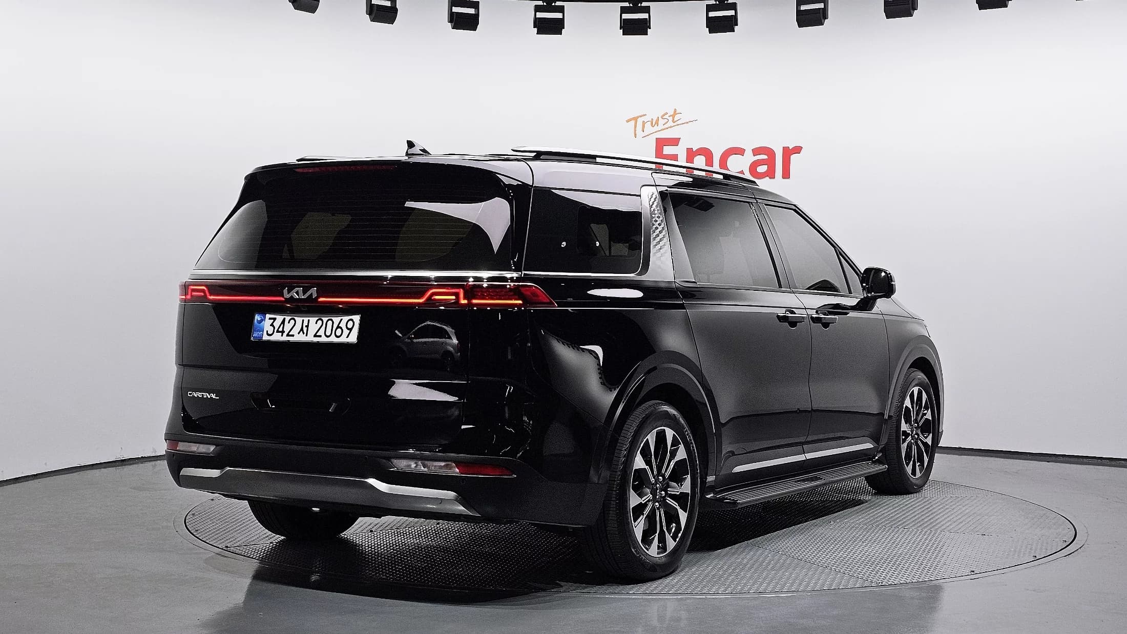 Kia Carnival 9-Seater Noblesse, 2022 г. 101879 км. — фото 2