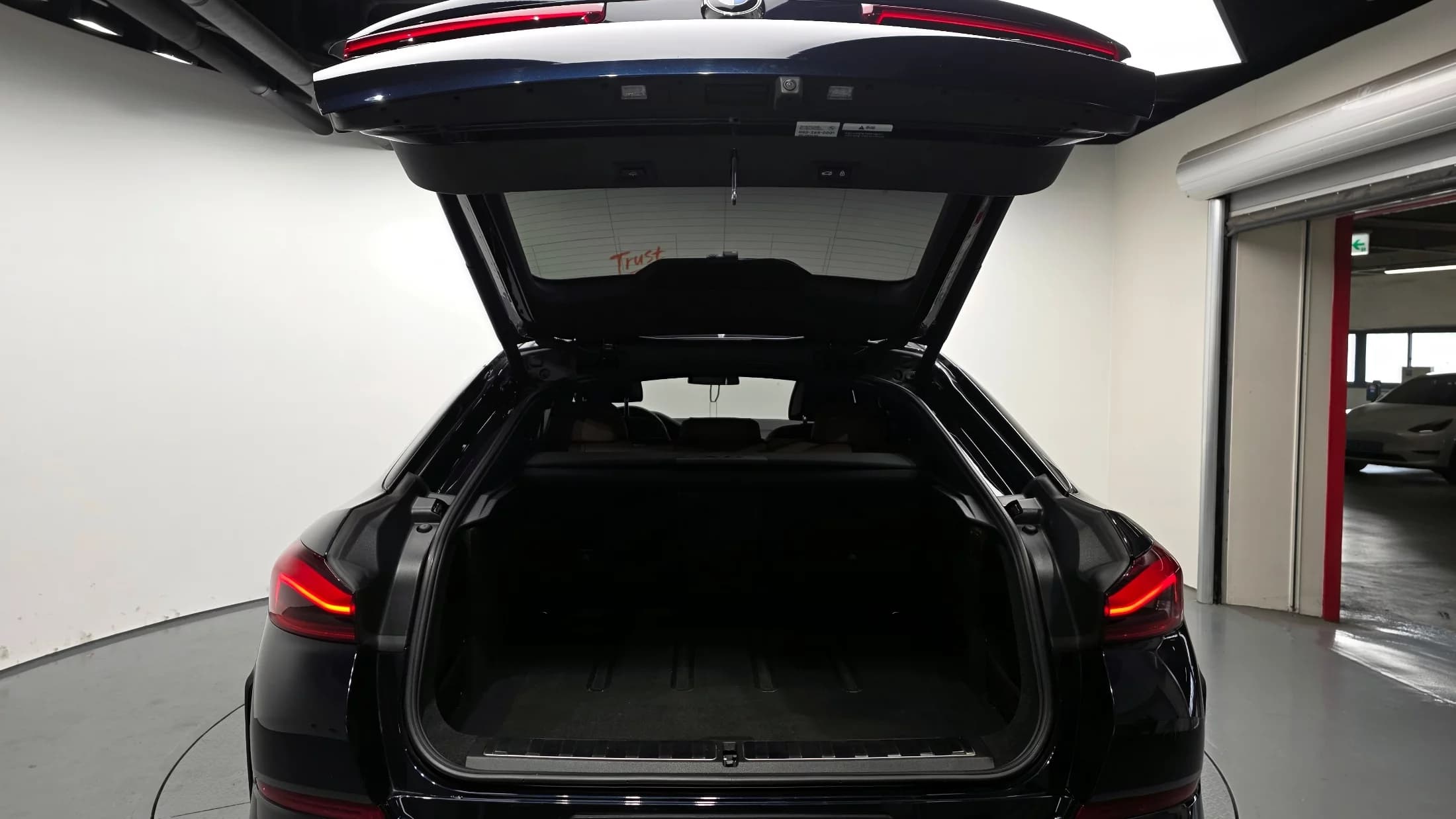 BMW X6 xDrive30d M Sport, 2023 г. 67481 км. — фото 20