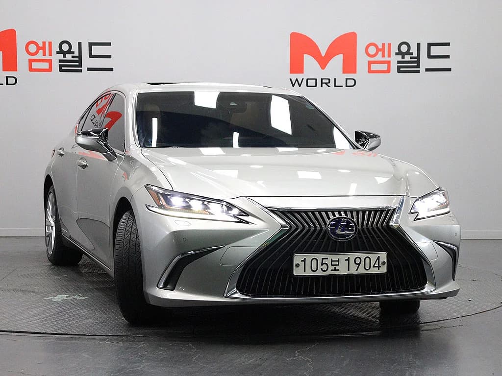 Lexus ES300h Executive, гибрид, 2021 г. 57371 км. — фото 4