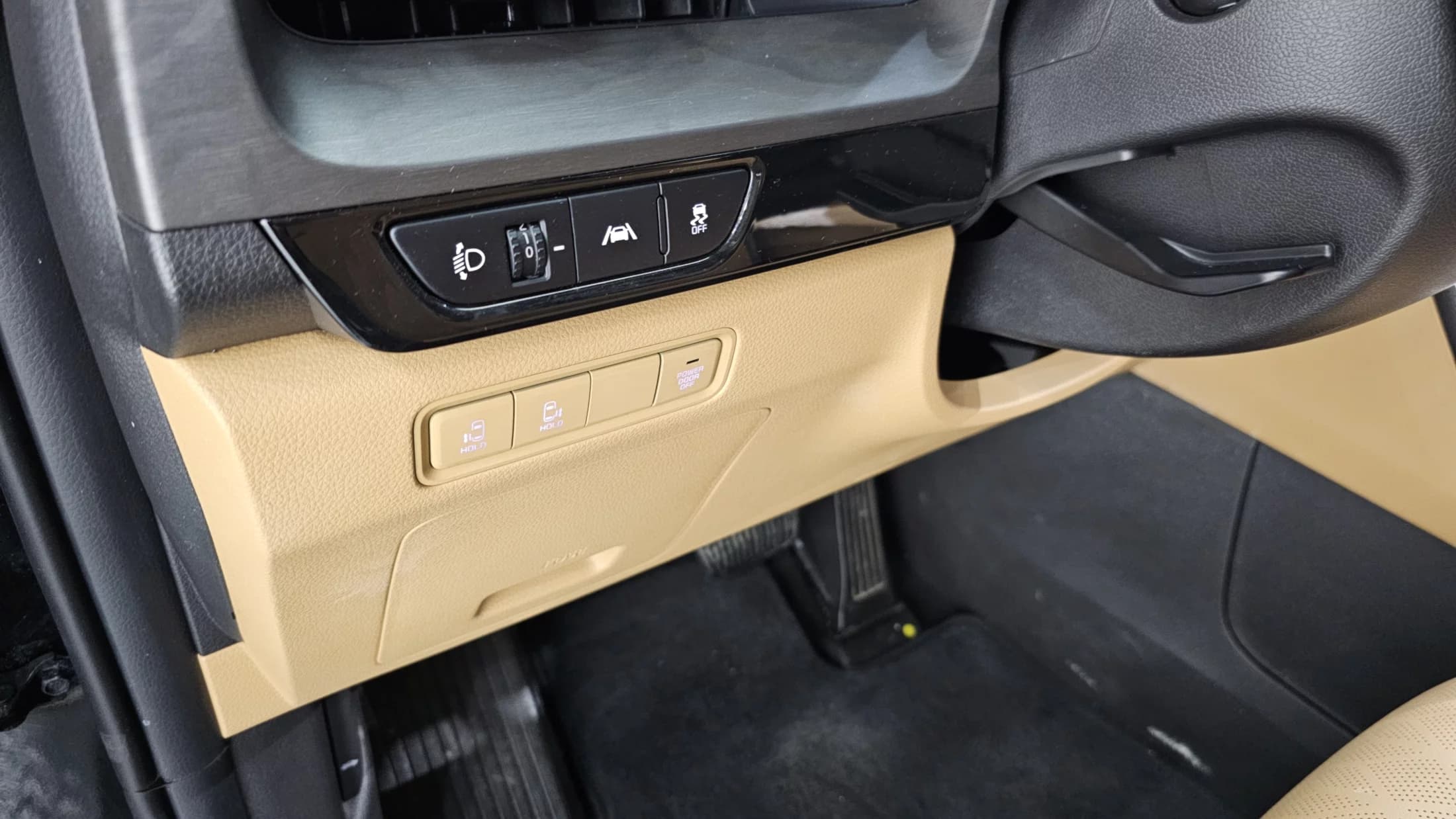 Kia Carnival 9-Seater Prestige, 2022 г. 62983 км. — фото 14