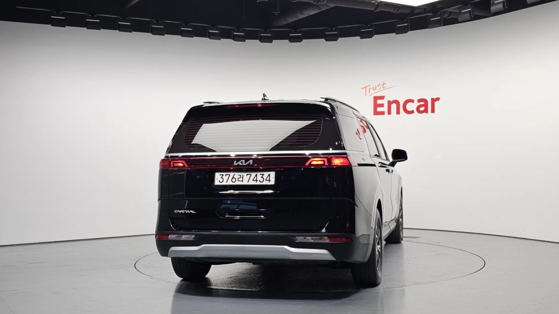 Kia Carnival 9-Seater Prestige, 2022 г. 62983 км. — фото 4