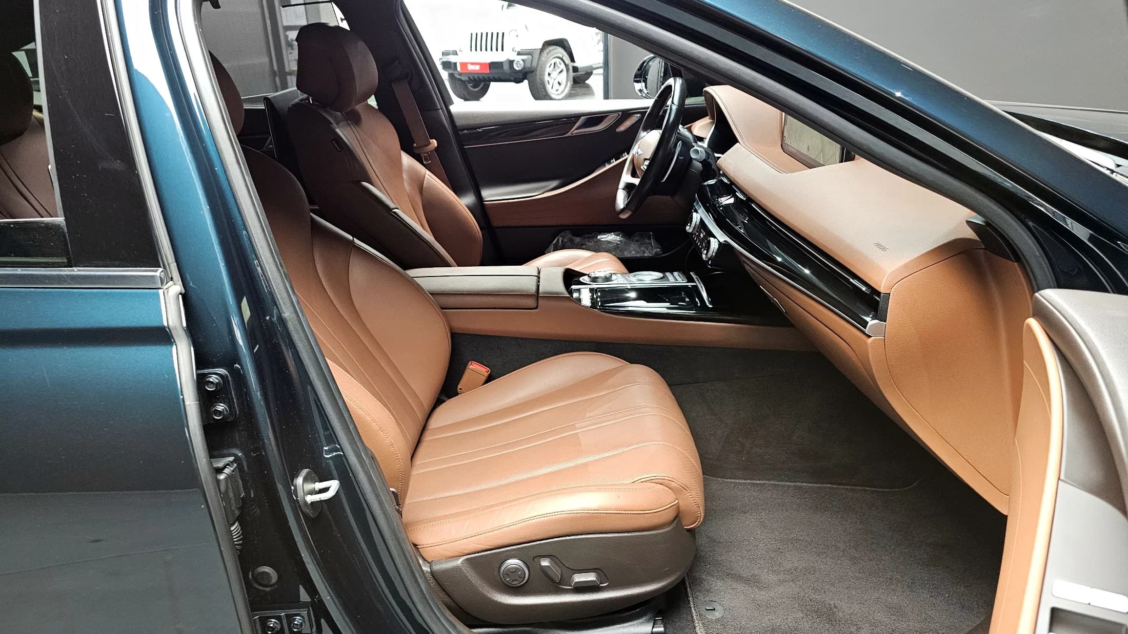 Genesis G80 Gasoline 3.5 Turbo AWD, 2021 г. 99450 км. — фото 10