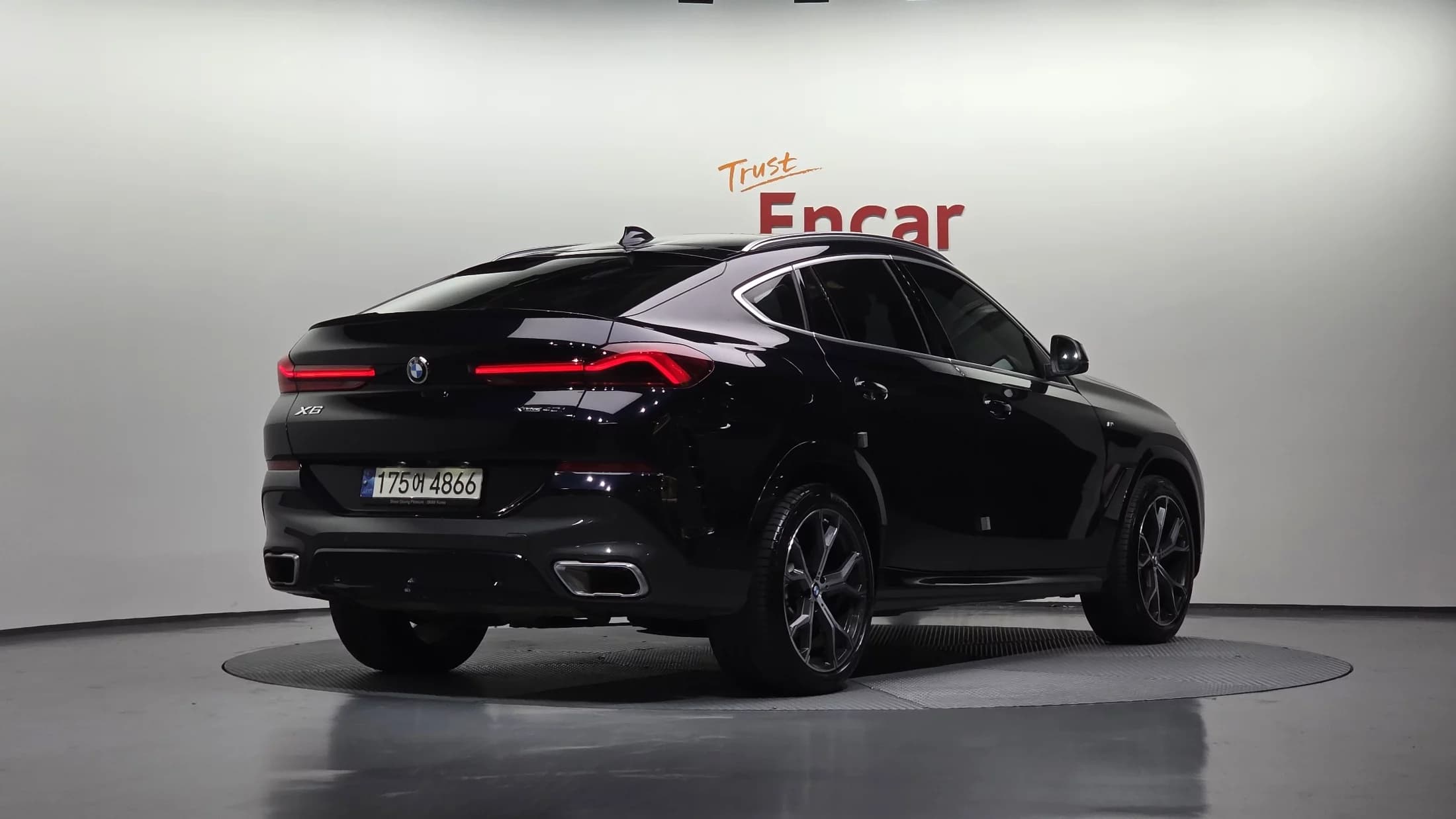 BMW X6 xDrive40i M Sport, 2022 г. 71968 км. — фото 2