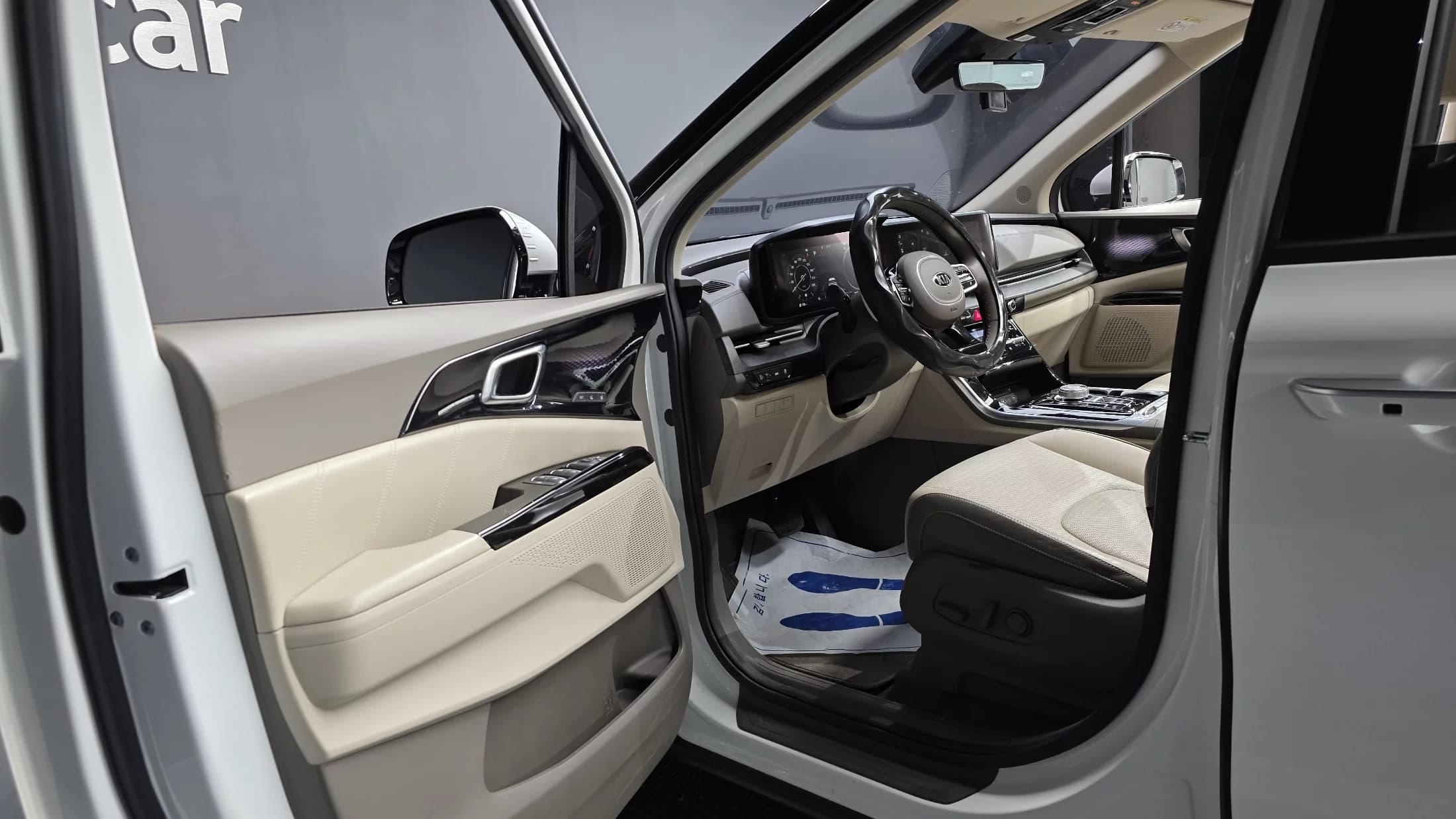 Kia Carnival 9-Seater Signature, 2021 г. 66833 км. — фото 11