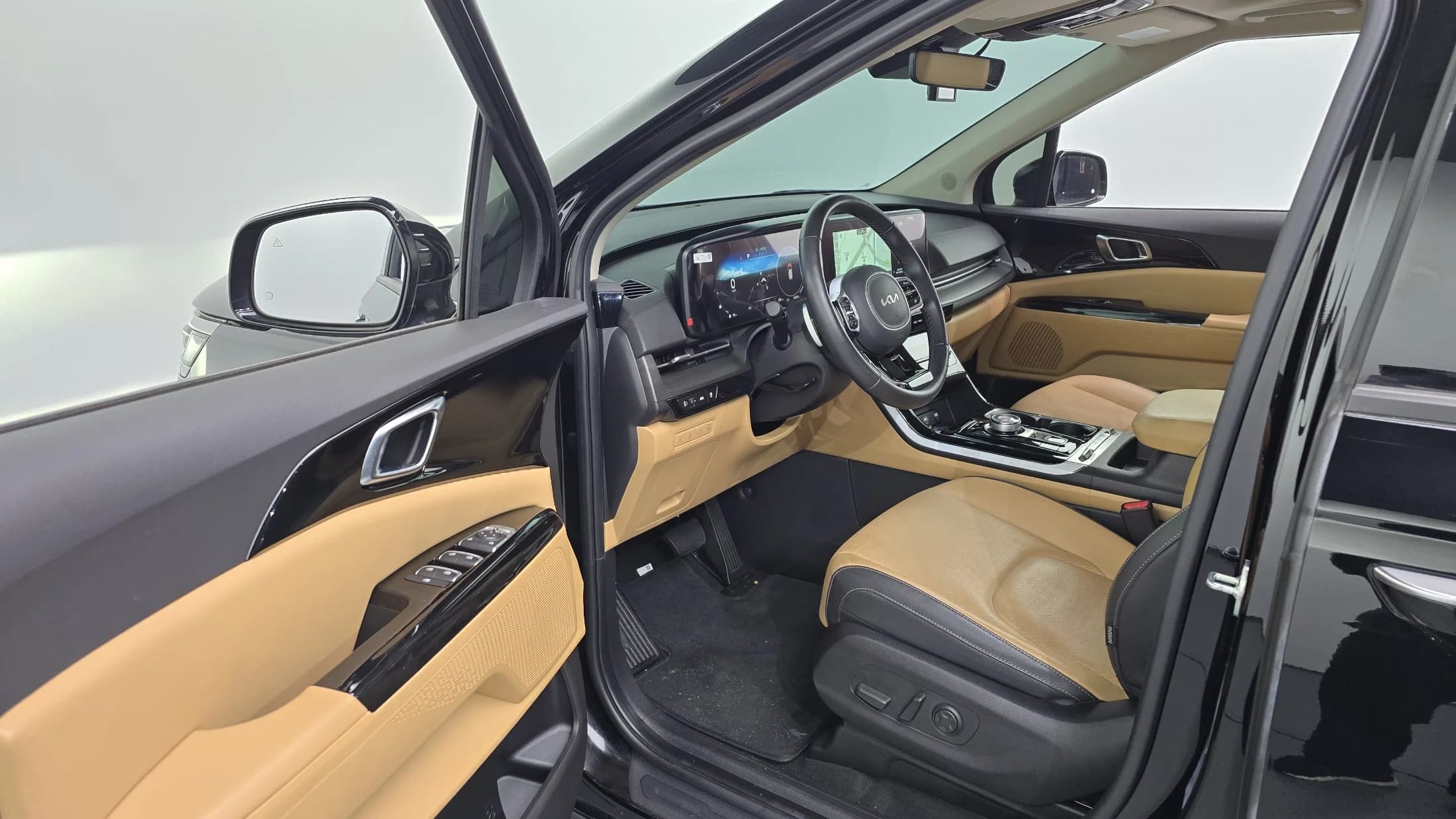 Kia Carnival Gasoline 9-Seater Noblesse, 2021 г. 15884 км. — фото 10