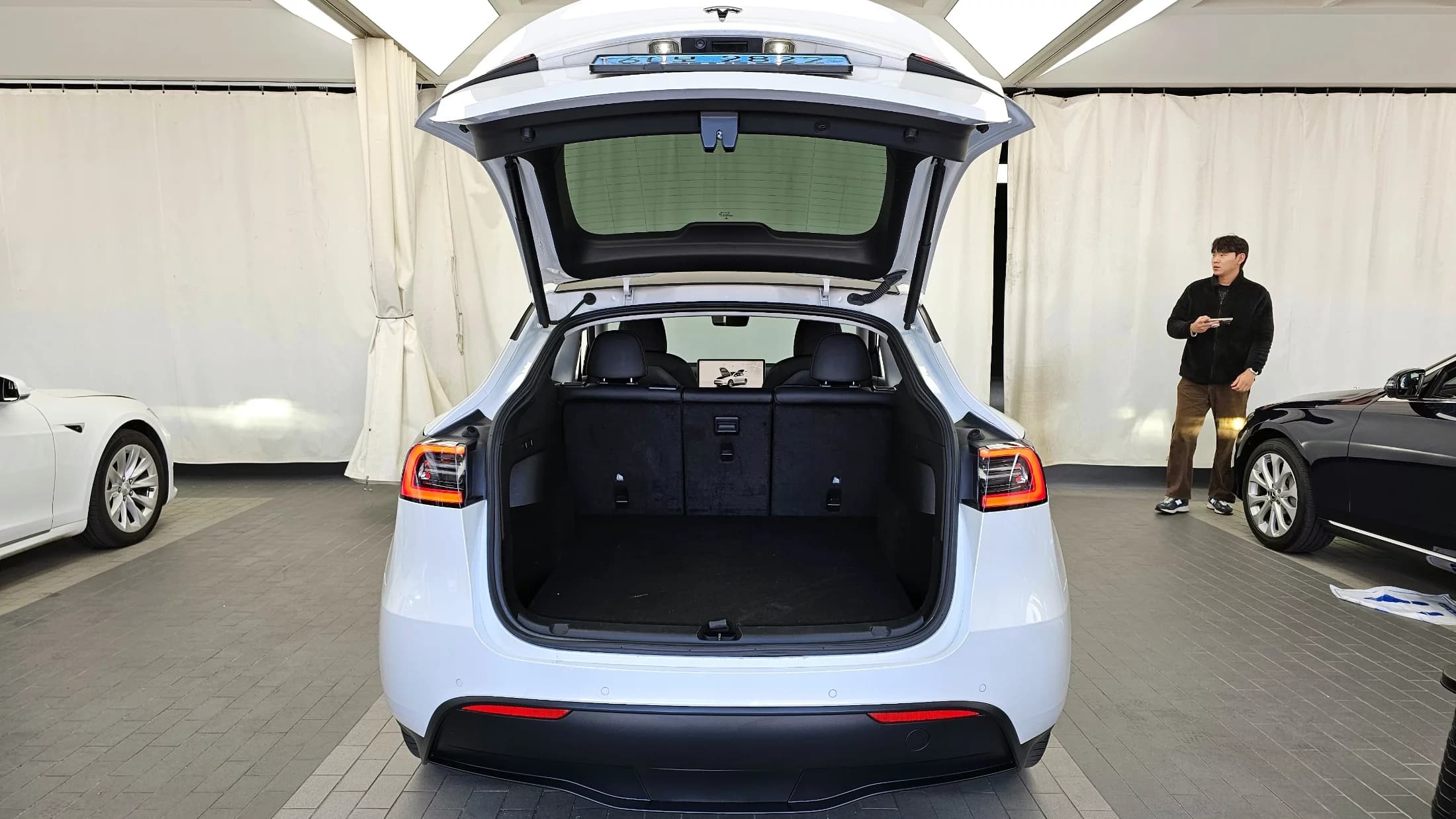 Tesla Model Y Long Range, электромобиль, 2022 г. 48693 км. — фото 20