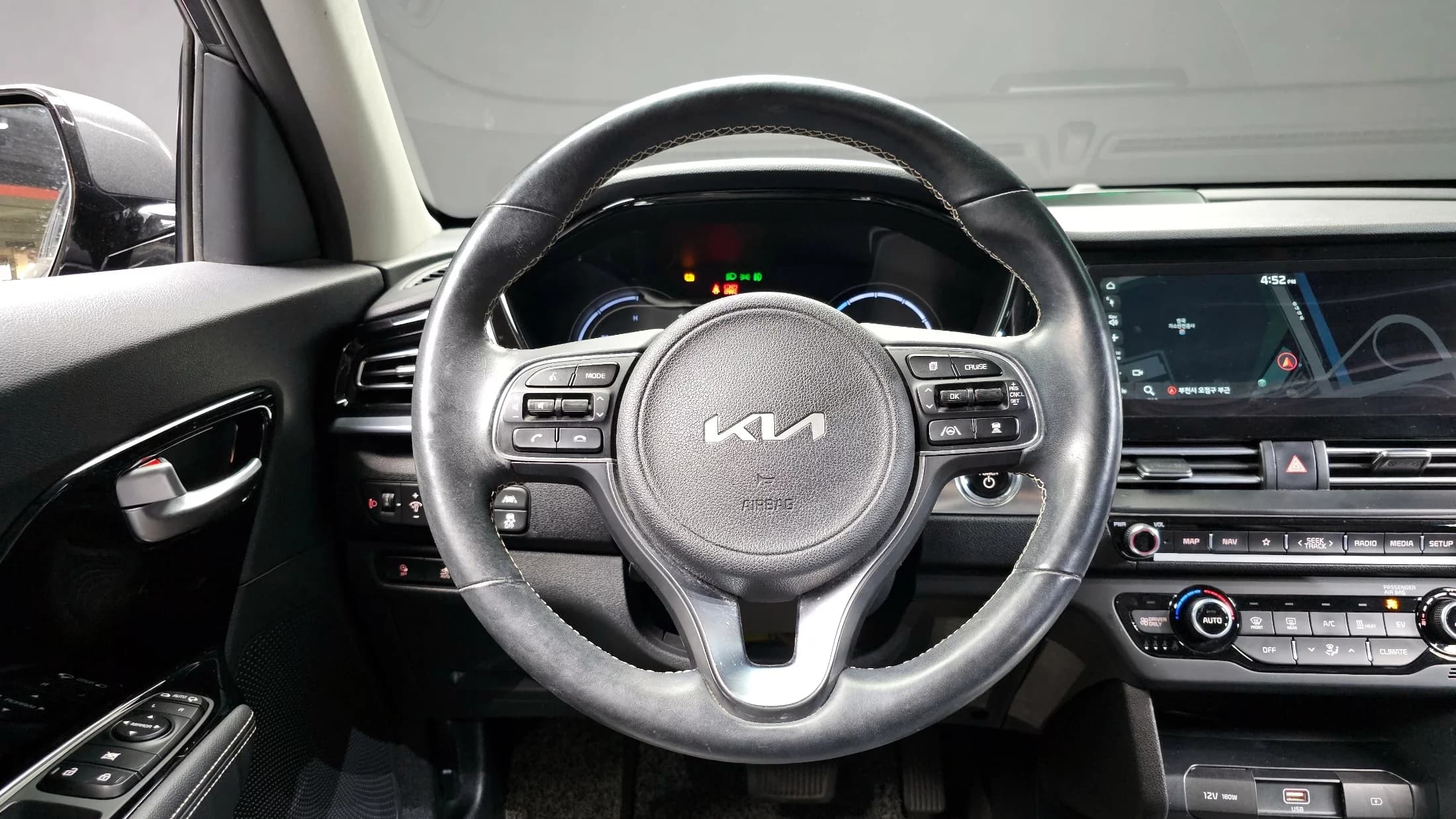 Kia Niro Prestige, электромобиль, 2021 г. 68354 км. — фото 13
