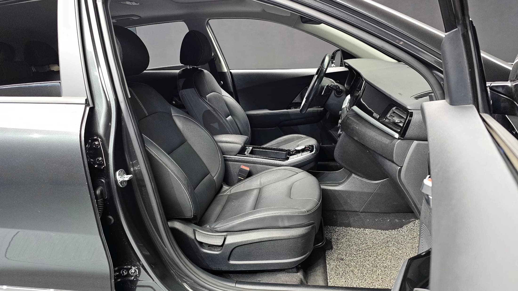 Kia Niro Prestige, электромобиль, 2021 г. 68354 км. — фото 10