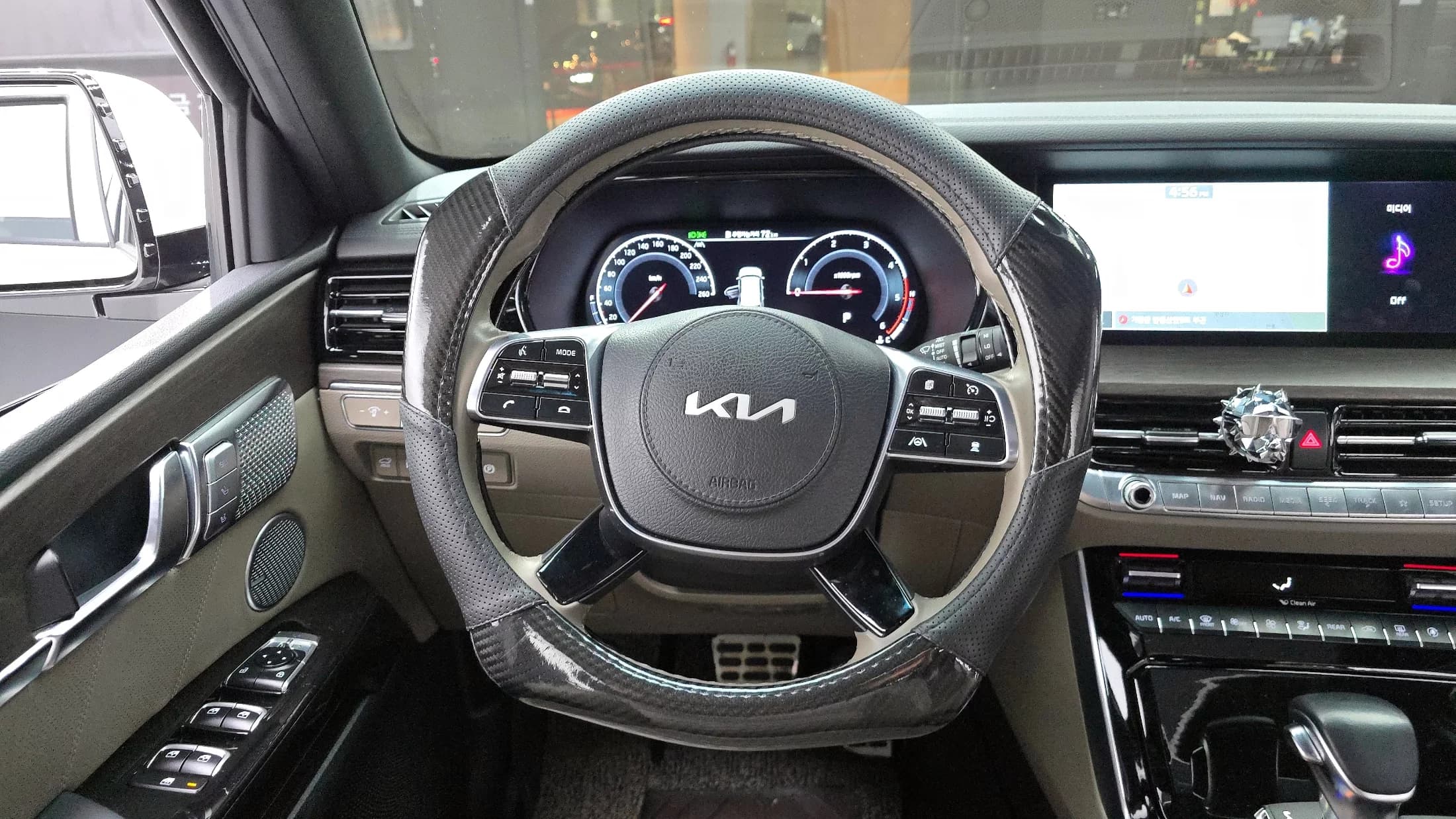 Kia Mohave Diesel 3.0 4WD 7-Seater Masters, 2022 г. 66276 км. — фото 13