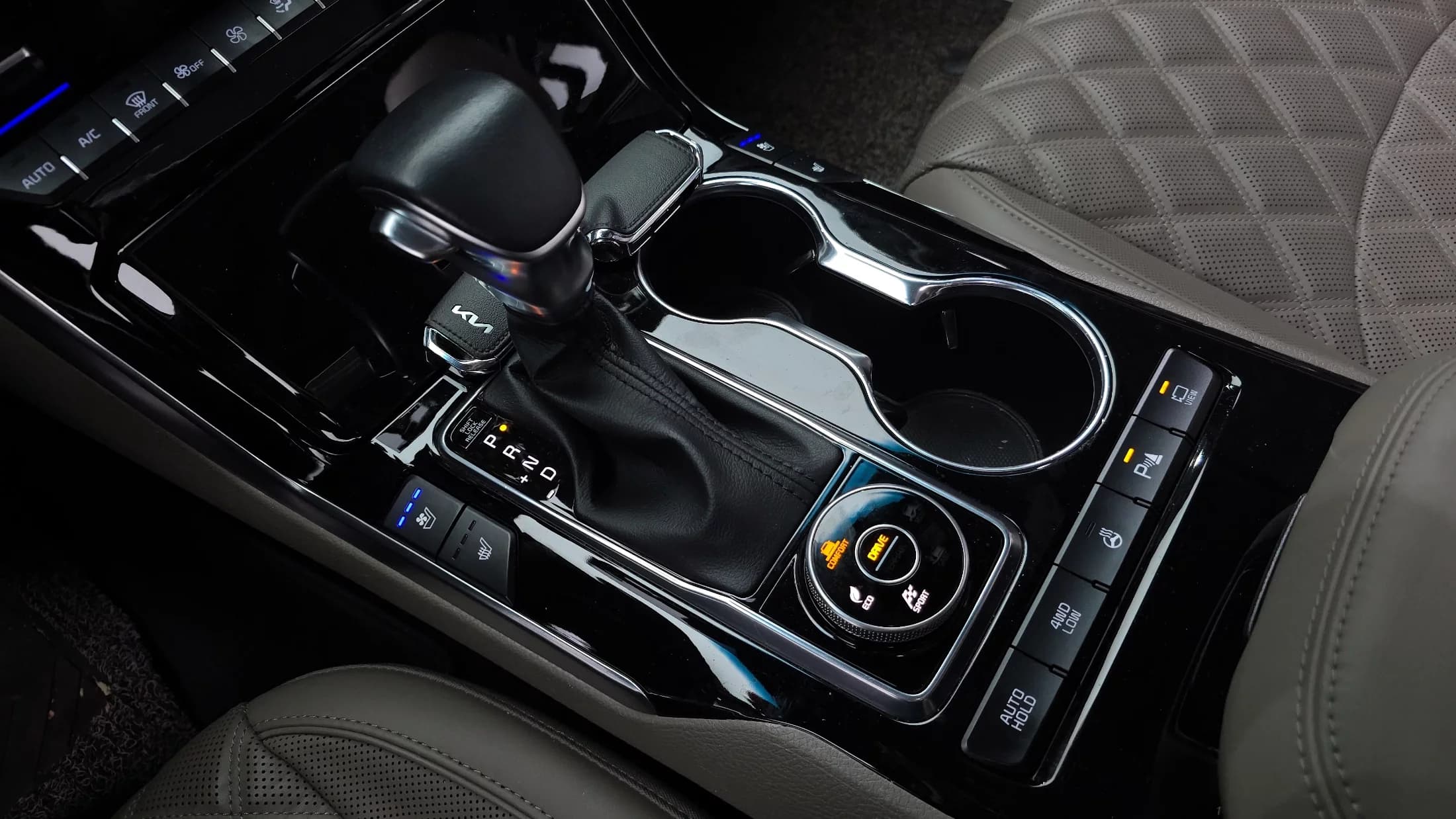 Kia Mohave Diesel 3.0 4WD 7-Seater Masters, 2022 г. 66276 км. — фото 9