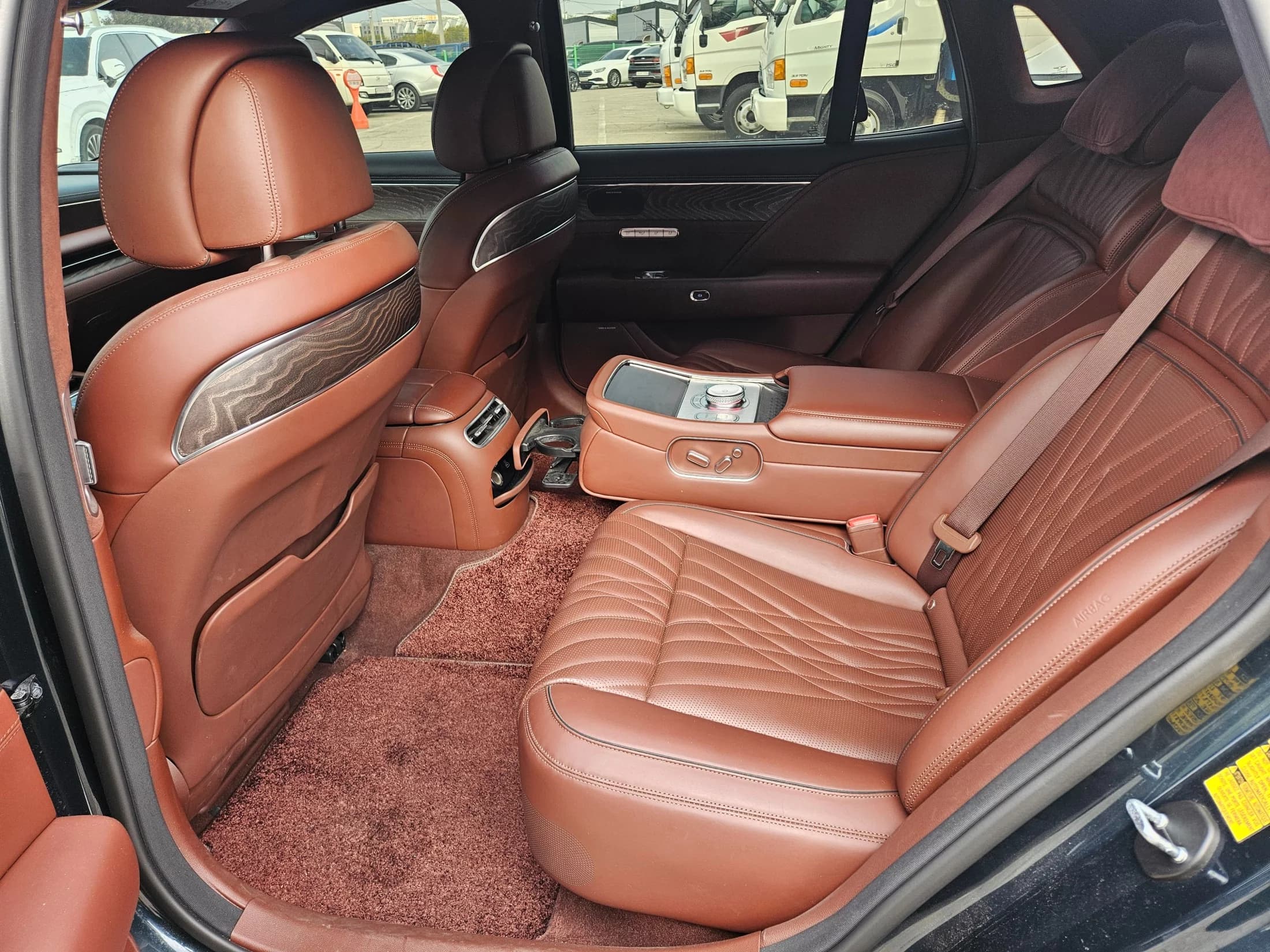 Genesis G90 Gasoline 3.5 Turbo AWD, 2022 г. 120103 км. — фото 6