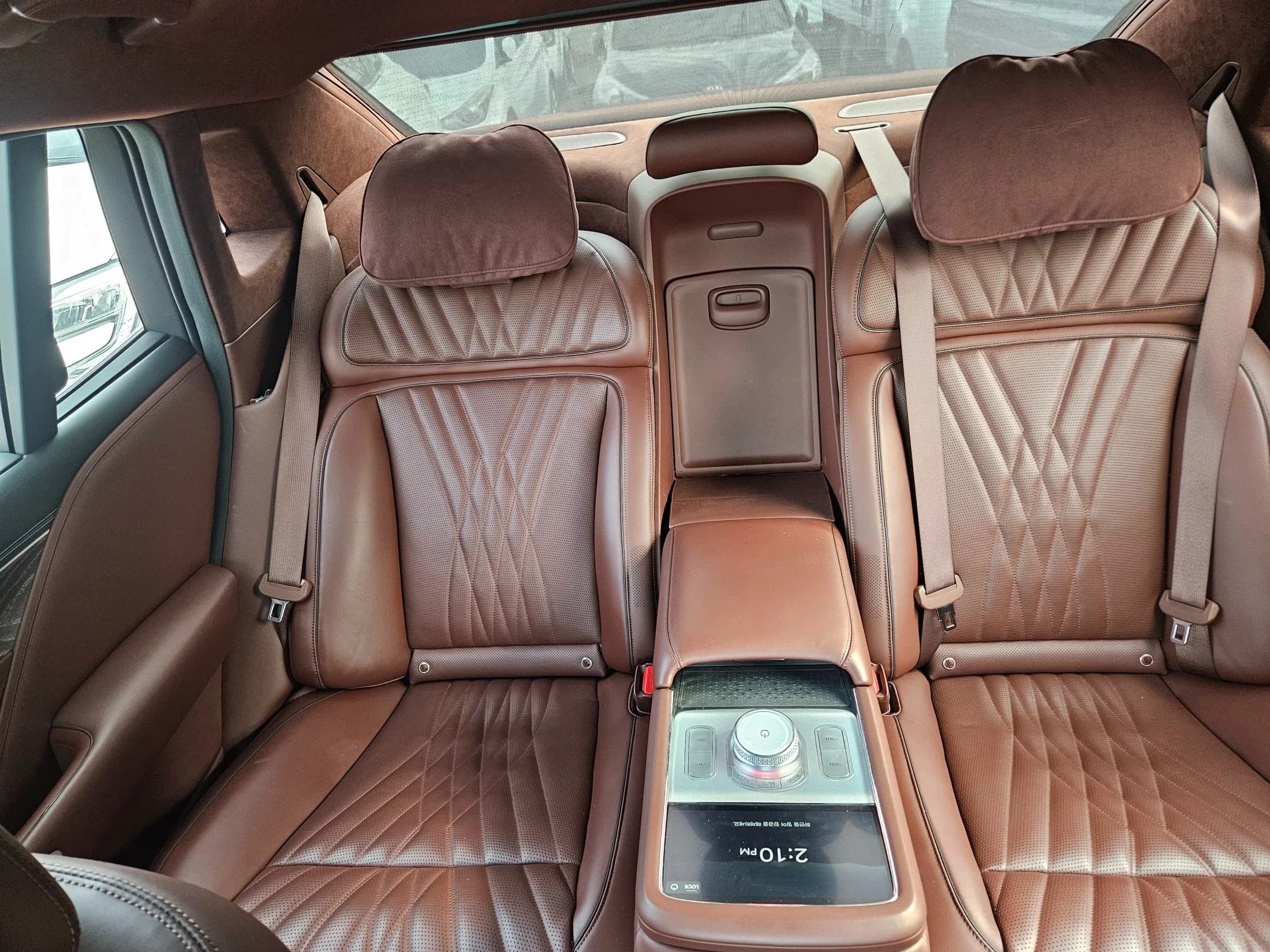 Genesis G90 Gasoline 3.5 Turbo AWD, 2022 г. 120103 км. — фото 8