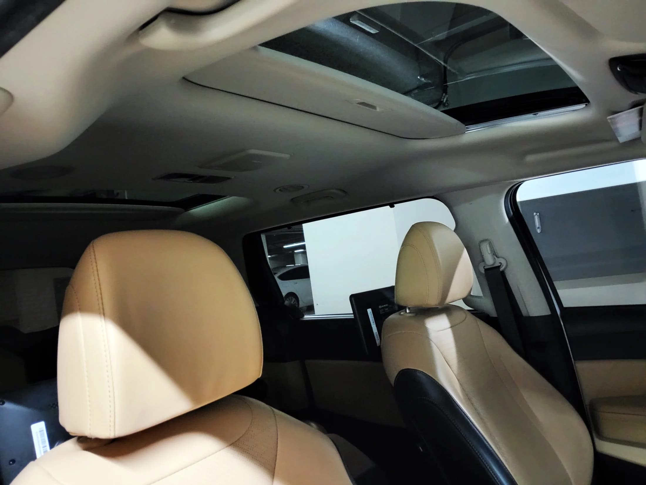Kia Carnival 7-Seater Signature, 2021 г. 98008 км. — фото 15