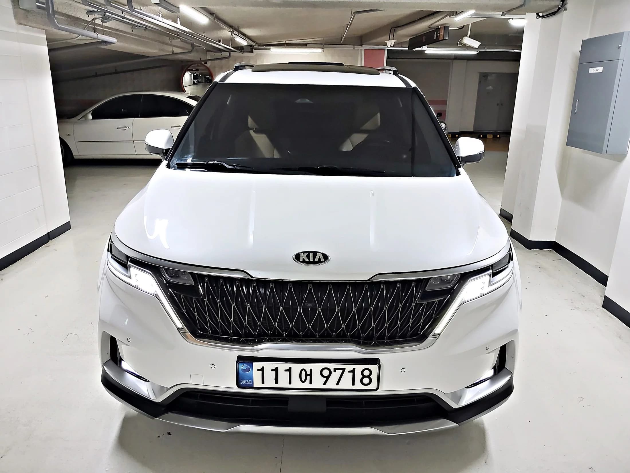Kia Carnival 7-Seater Signature, 2021 г. 98008 км. — фото 7