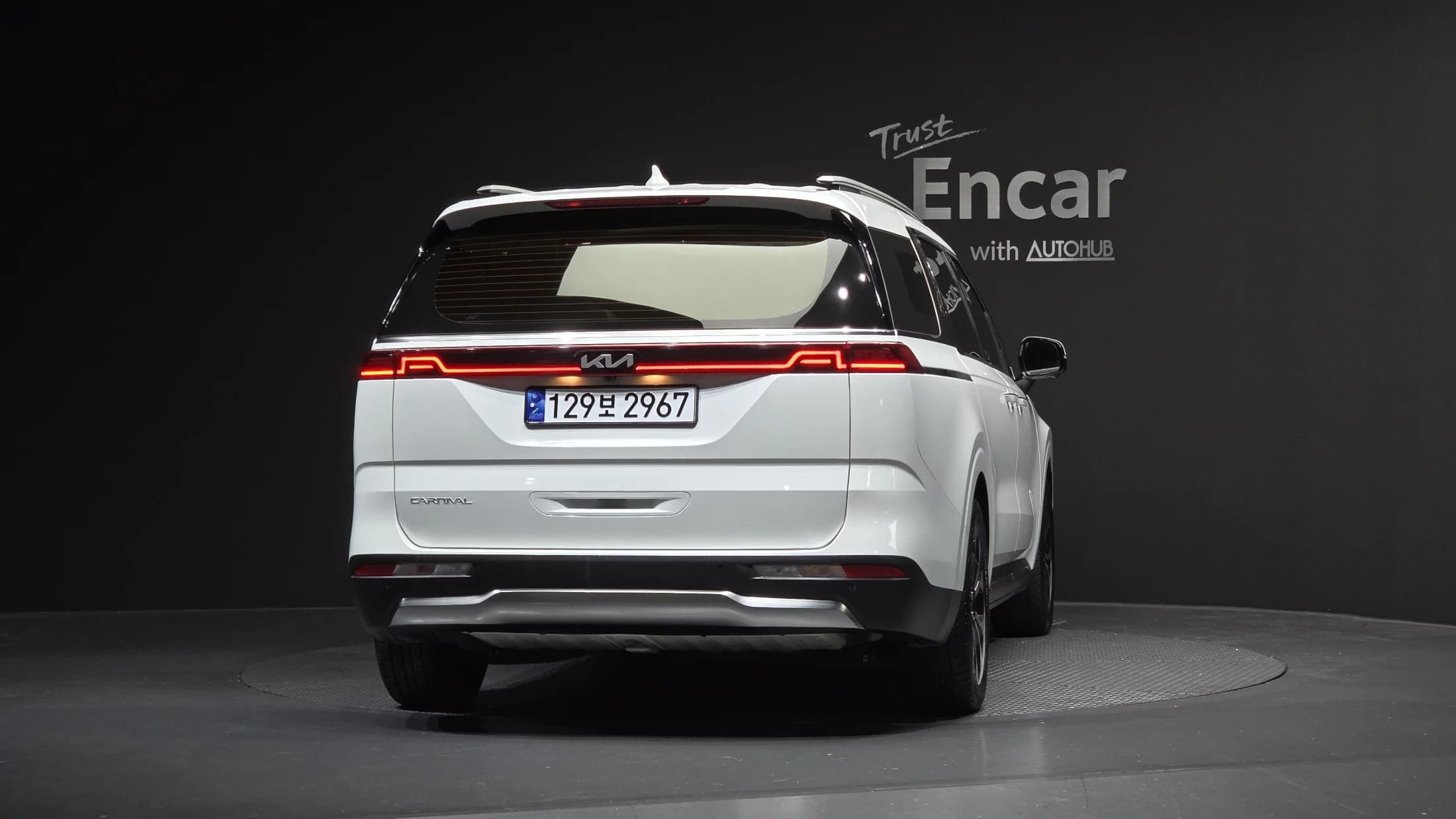 Kia Carnival 9-Seater Signature, 2022 г. 84764 км. — фото 4
