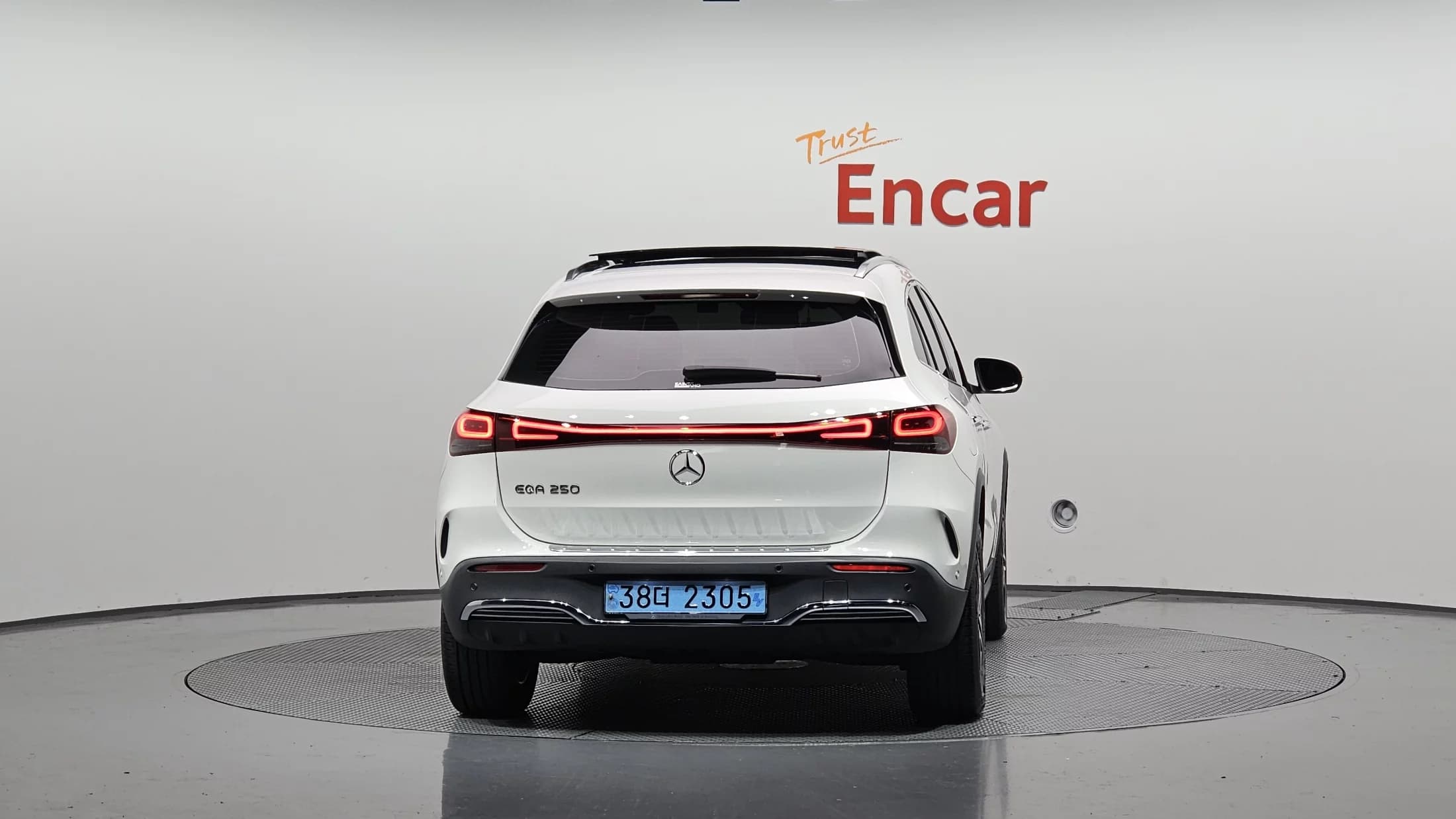 Mercedes-Benz EQA EQA250 AMG Package Plus, электромобиль, 2022 г. 62778 км. — фото 4