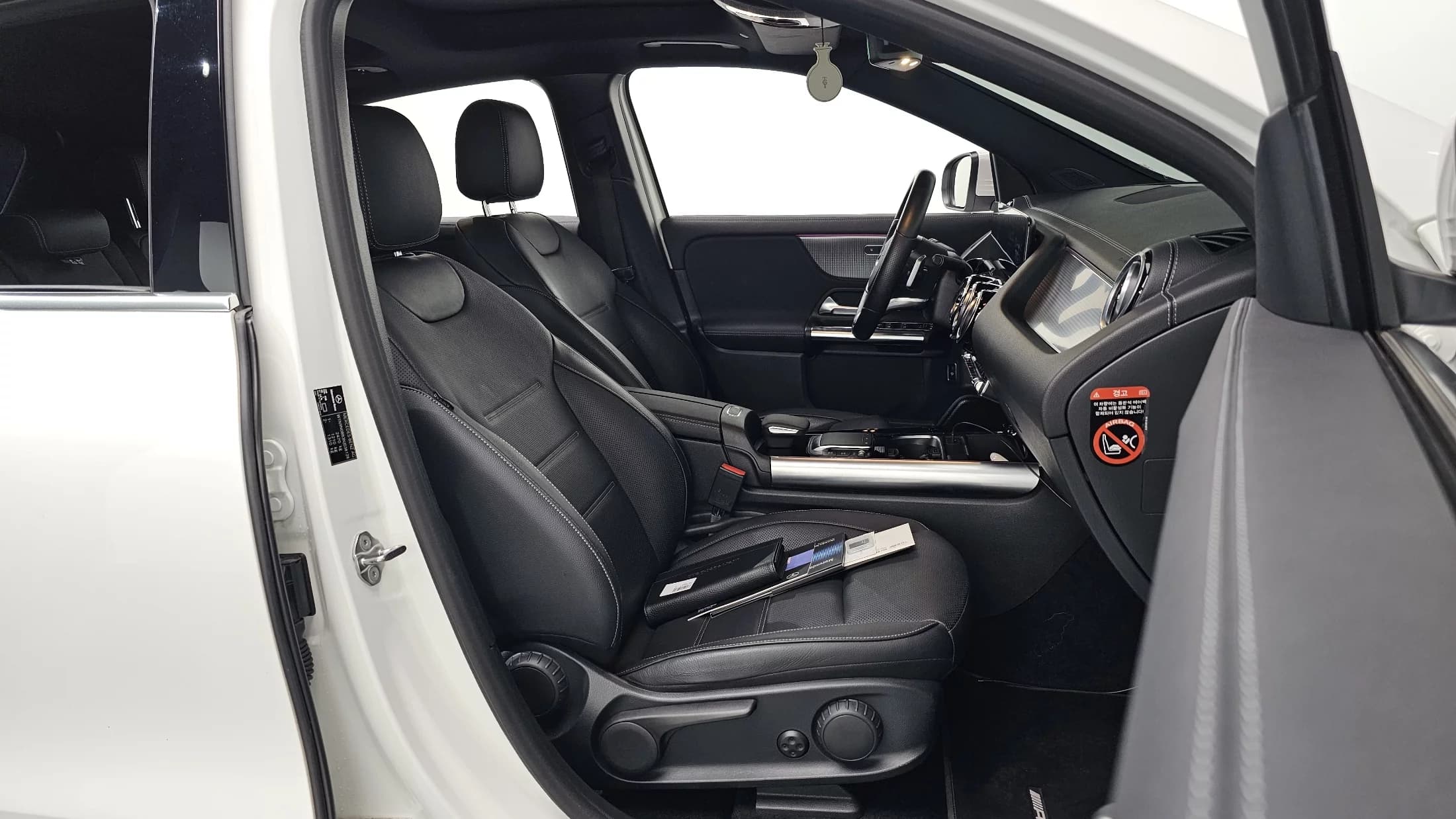 Mercedes-Benz EQA EQA250 AMG Package Plus, электромобиль, 2022 г. 62778 км. — фото 10