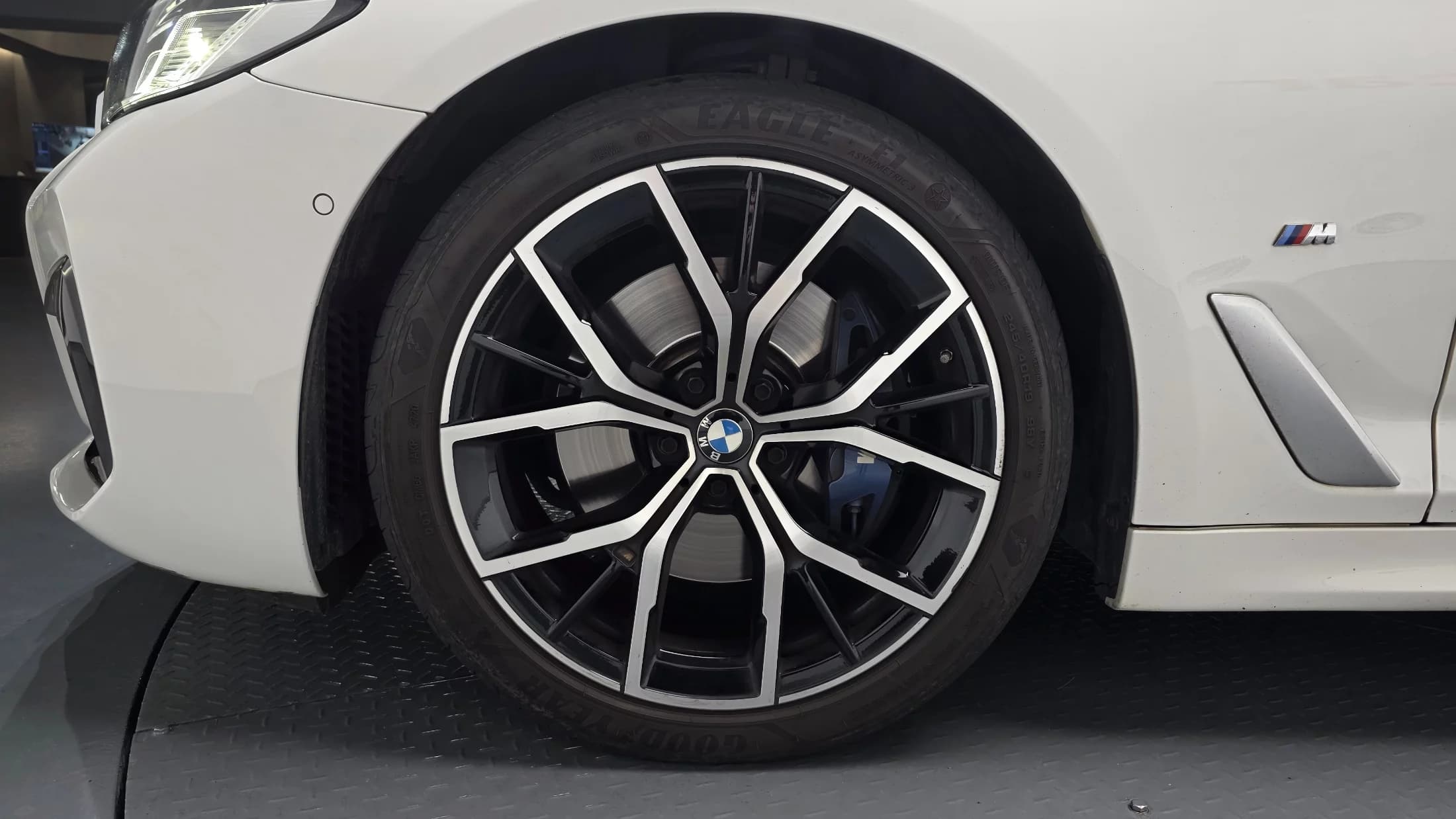 BMW 5-Series 530i M Sport Package, 2021 г. 48740 км. — фото 5