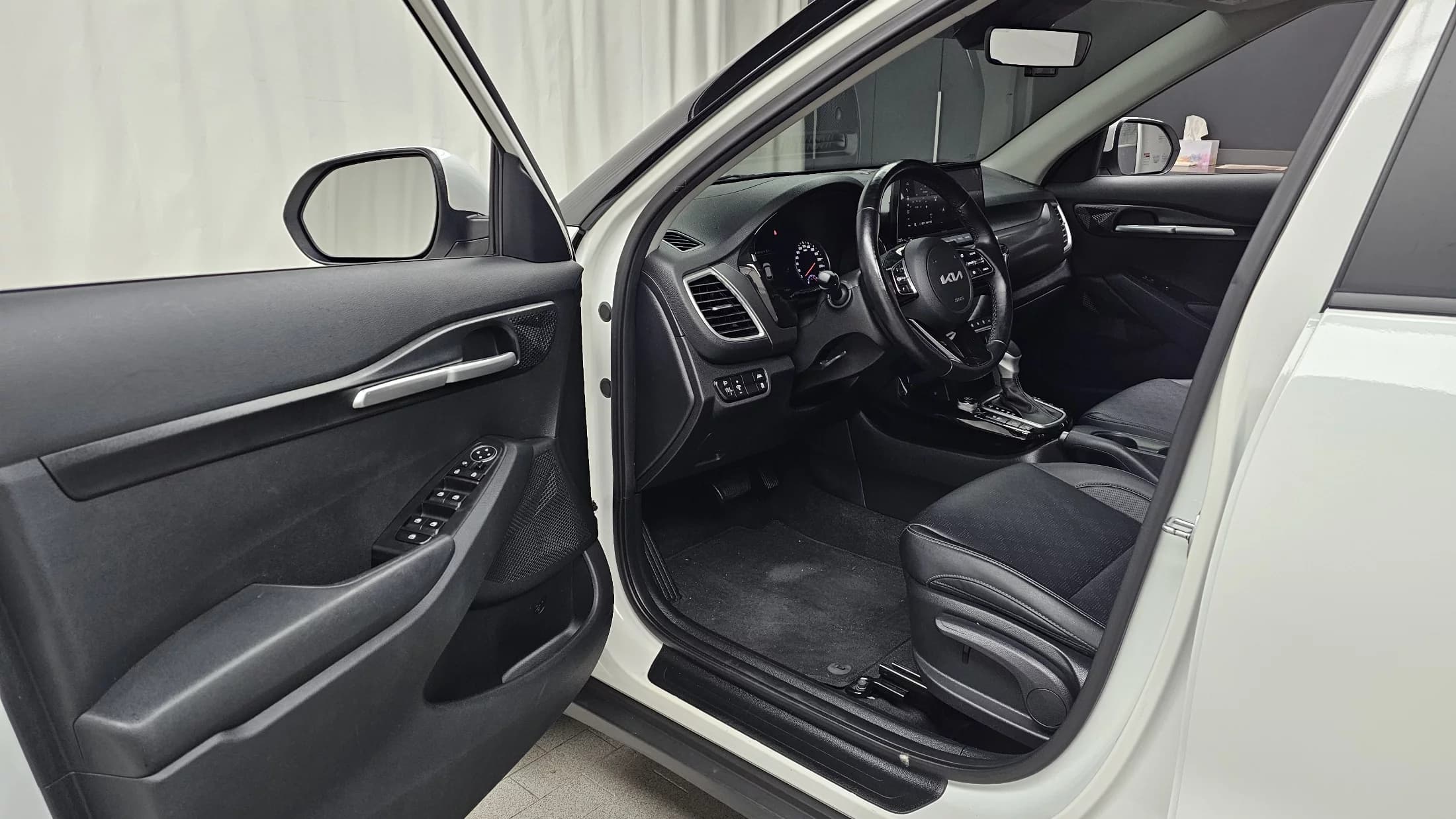 Kia Seltos Gasoline 1.6 Turbo 2WD Prestige, 2022 г. 53816 км. — фото 10