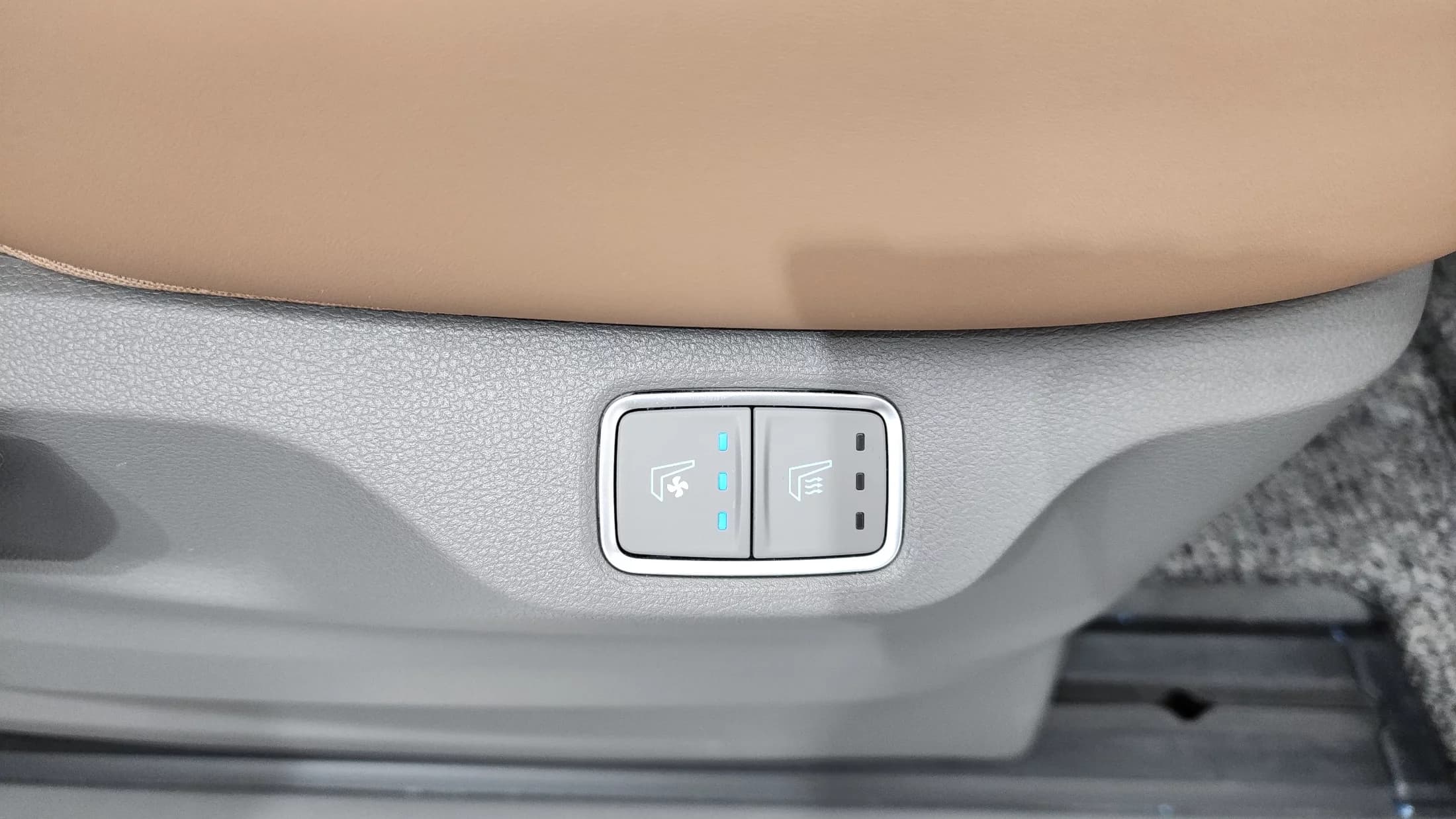 Hyundai Staria 4WD Lounge 9-Seater Inspiration, 2021 г. 30603 км. — фото 19