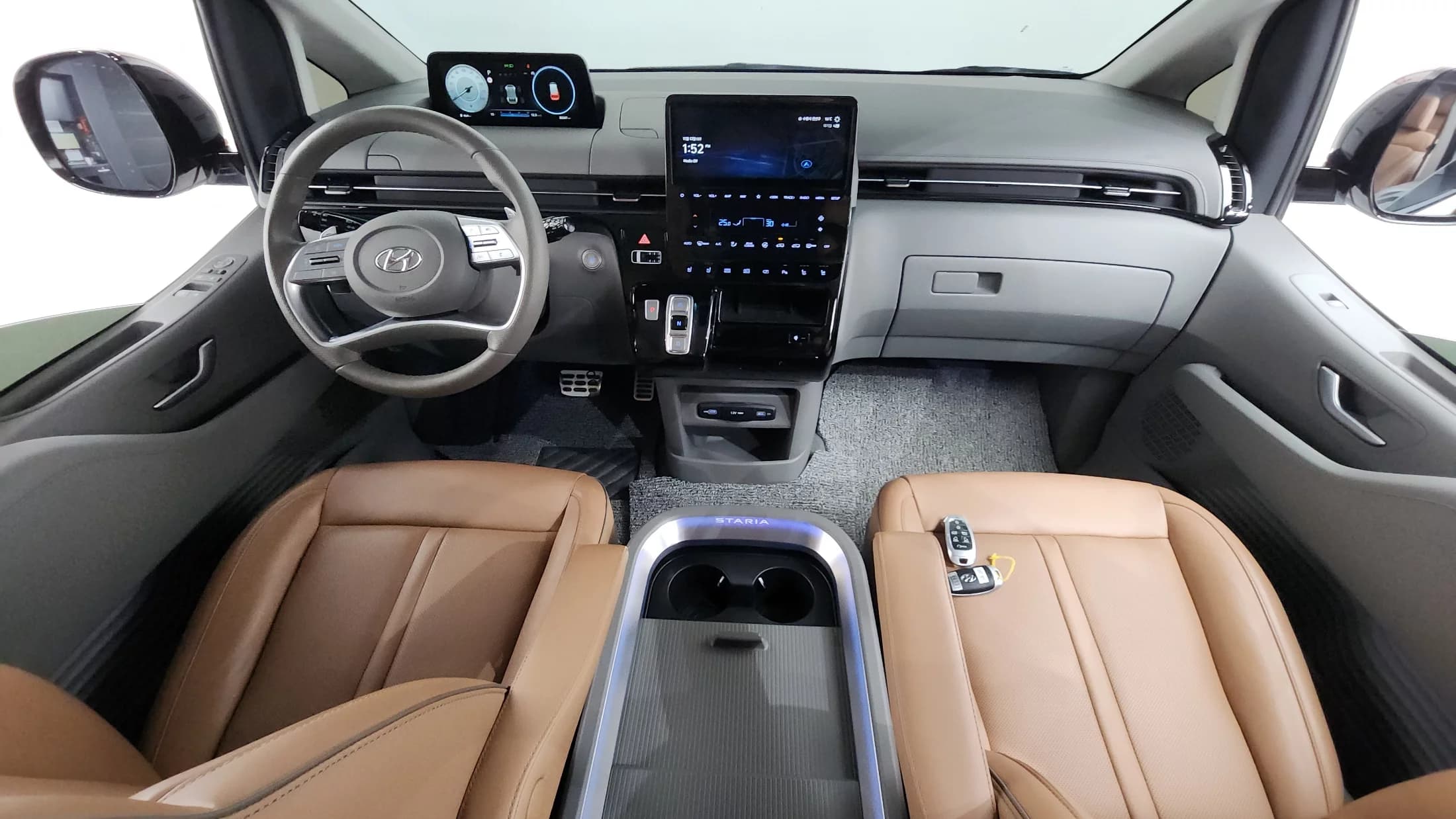 Hyundai Staria 4WD Lounge 9-Seater Inspiration, 2021 г. 30603 км. — фото 7