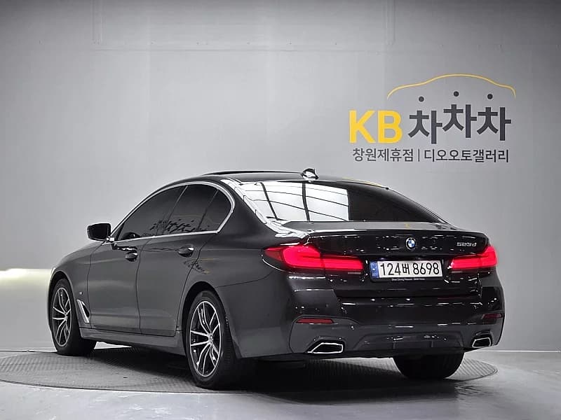 BMW 5-Series 523d M Sport, 2021 г. 130655 км. — фото 6