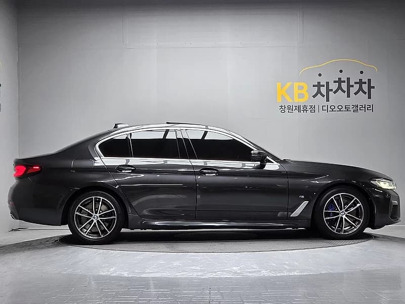 BMW 5-Series 523d M Sport, 2021 г. 130655 км. — фото 7