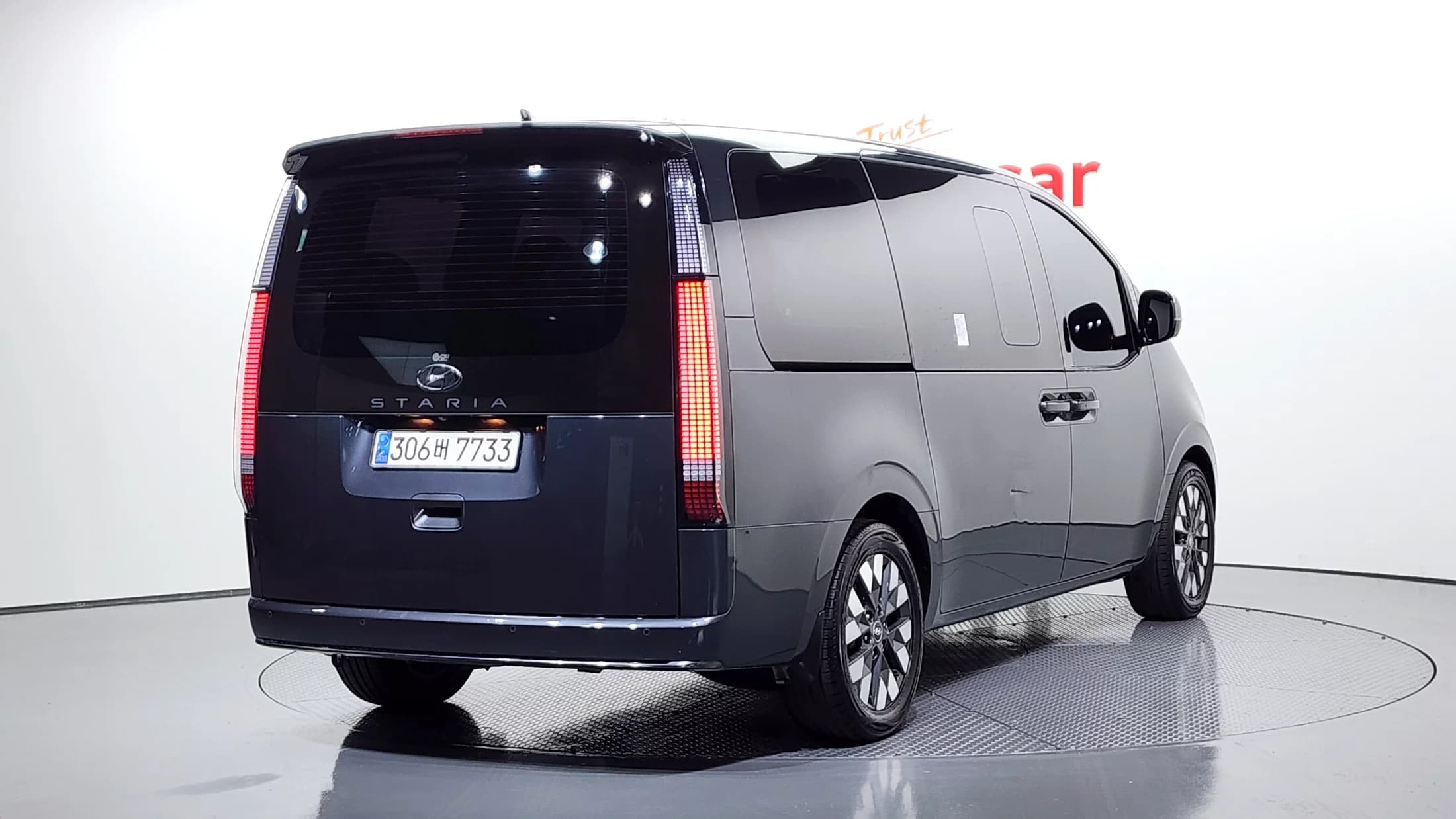 Hyundai Staria Lounge 9-Seater Prestige, 2023 г. 64409 км. — фото 2