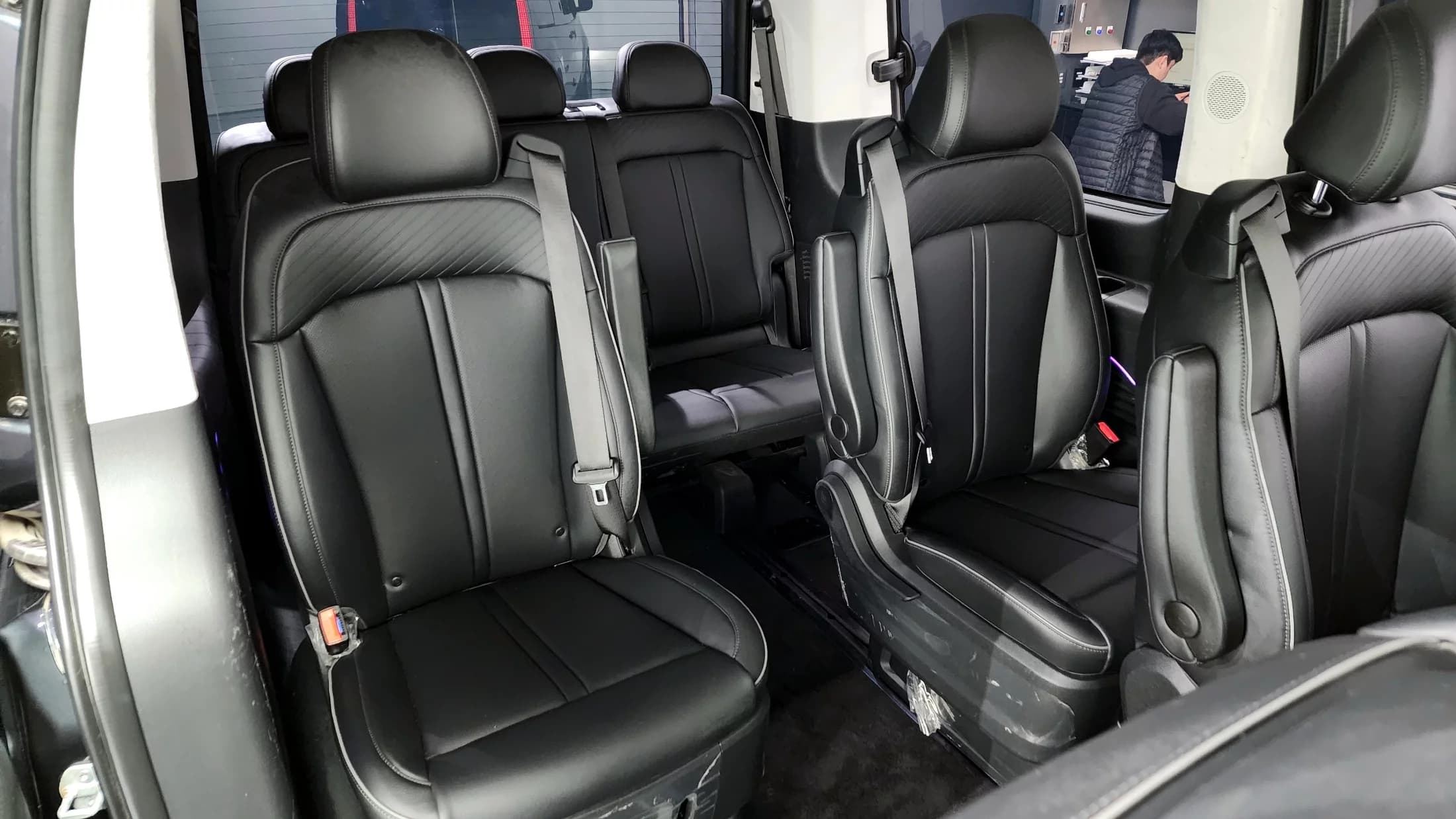 Hyundai Staria Lounge 9-Seater Prestige, 2023 г. 64409 км. — фото 13