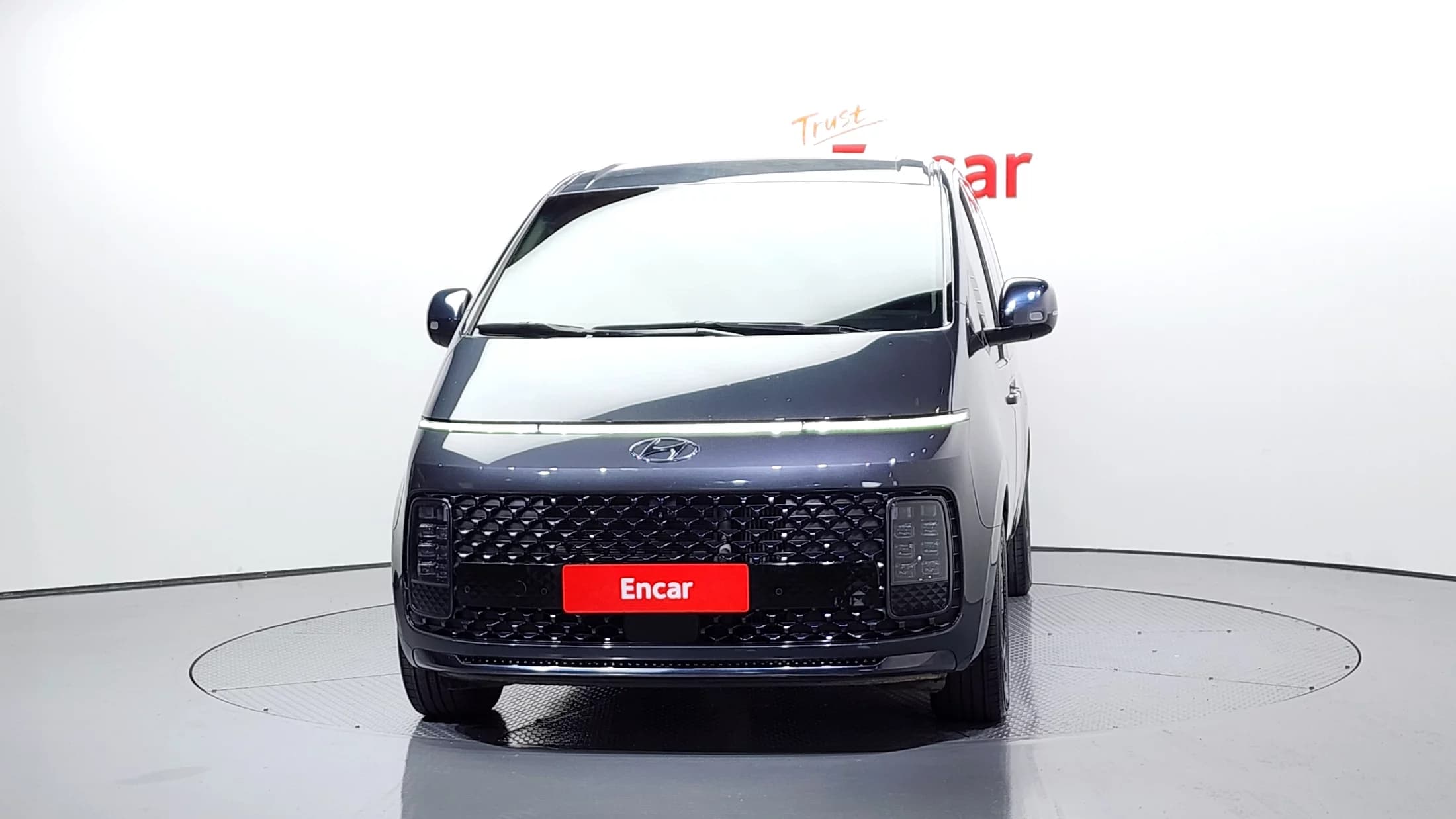 Hyundai Staria Lounge 9-Seater Prestige, 2023 г. 64409 км. — фото 3